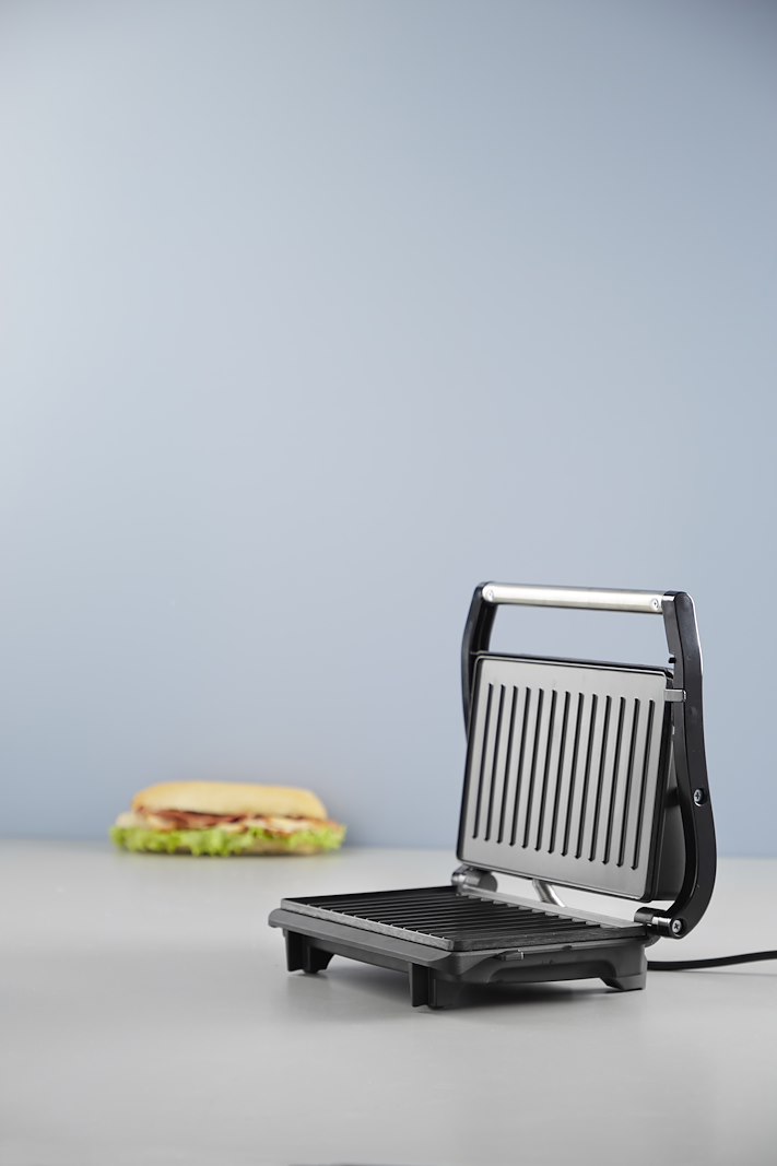 DAY Grill Med non-stick belegg. 750W.