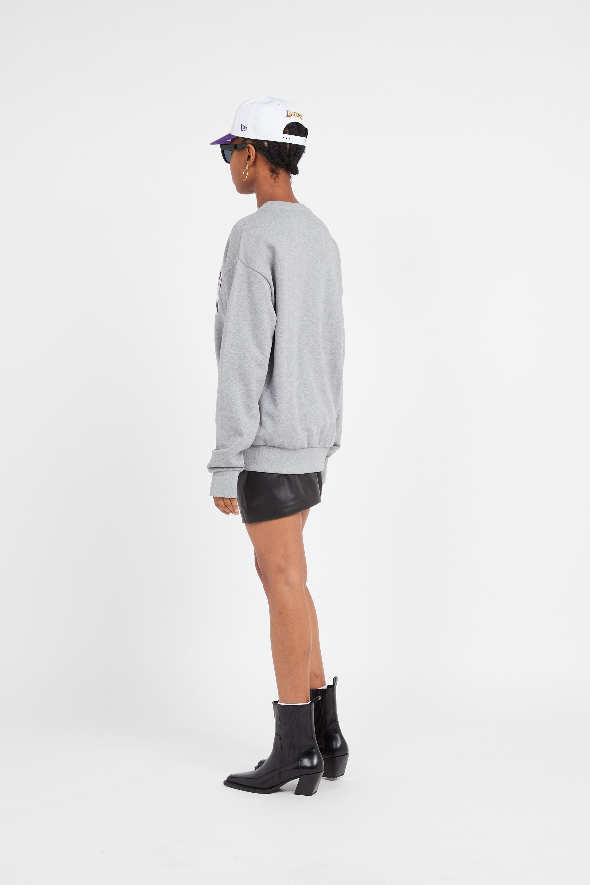 NEW ERA Hoodie BA APPLIQUE CREW Gris