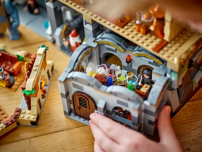 LEGO Kasteel Zweinstein™: de Grote Zaal (76435)