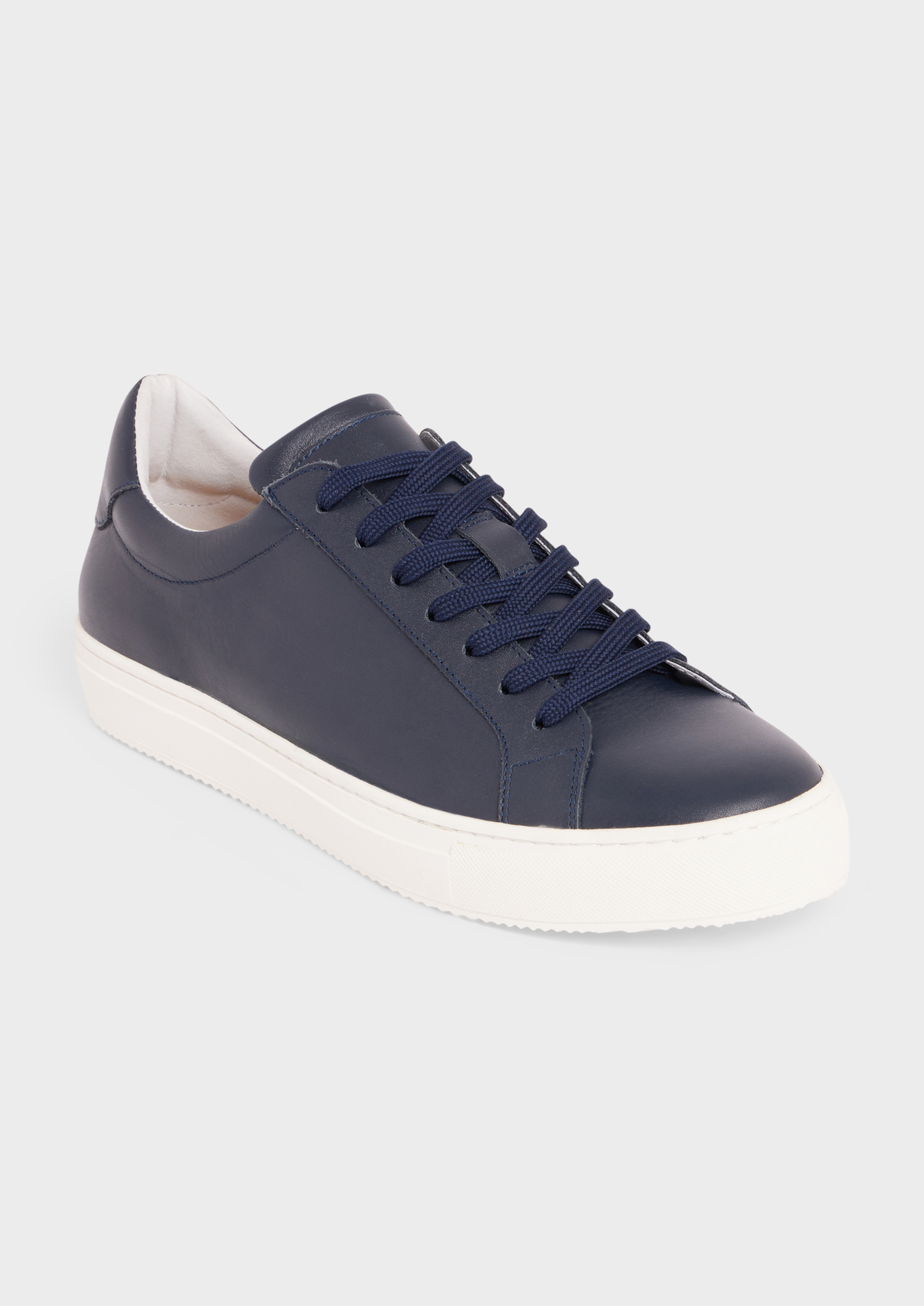 Baskets basses en cuir lisse bleu marine
