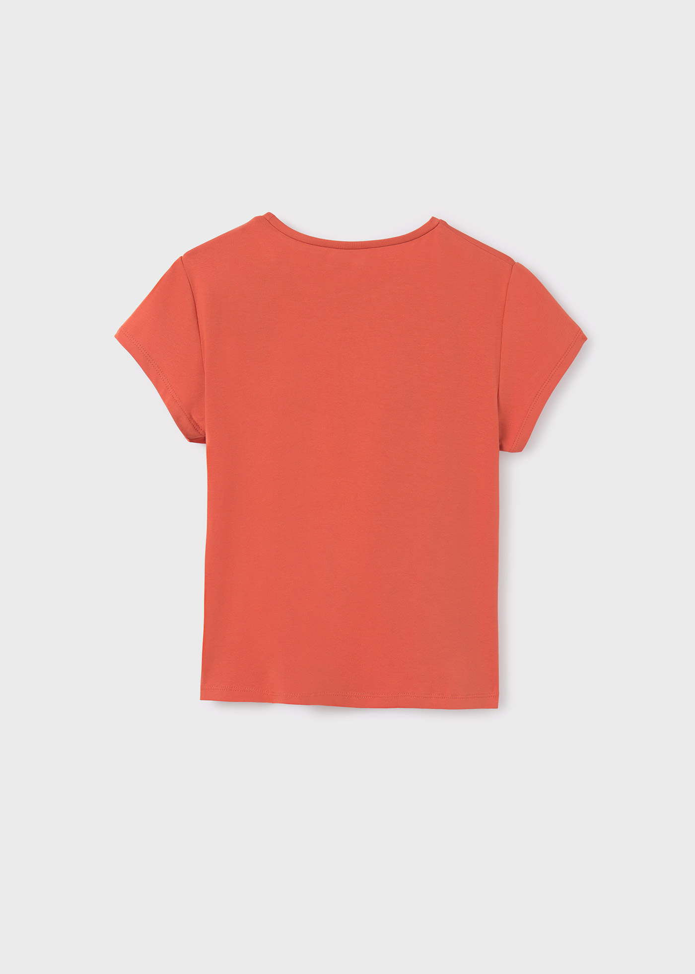 Camiseta com a frase bordada 