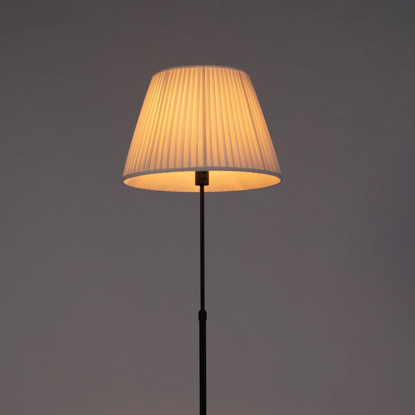 Vloerlamp zwart met plisse kap crème 45 cm verstelbaar - Parte