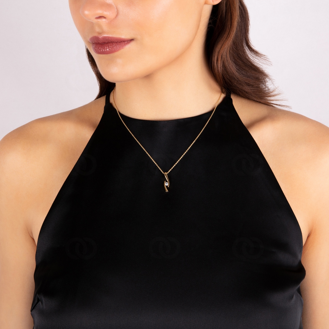 Collier mit Anhänger 750/18 K Gelbgold mit Diamant 0.13 ct H/si