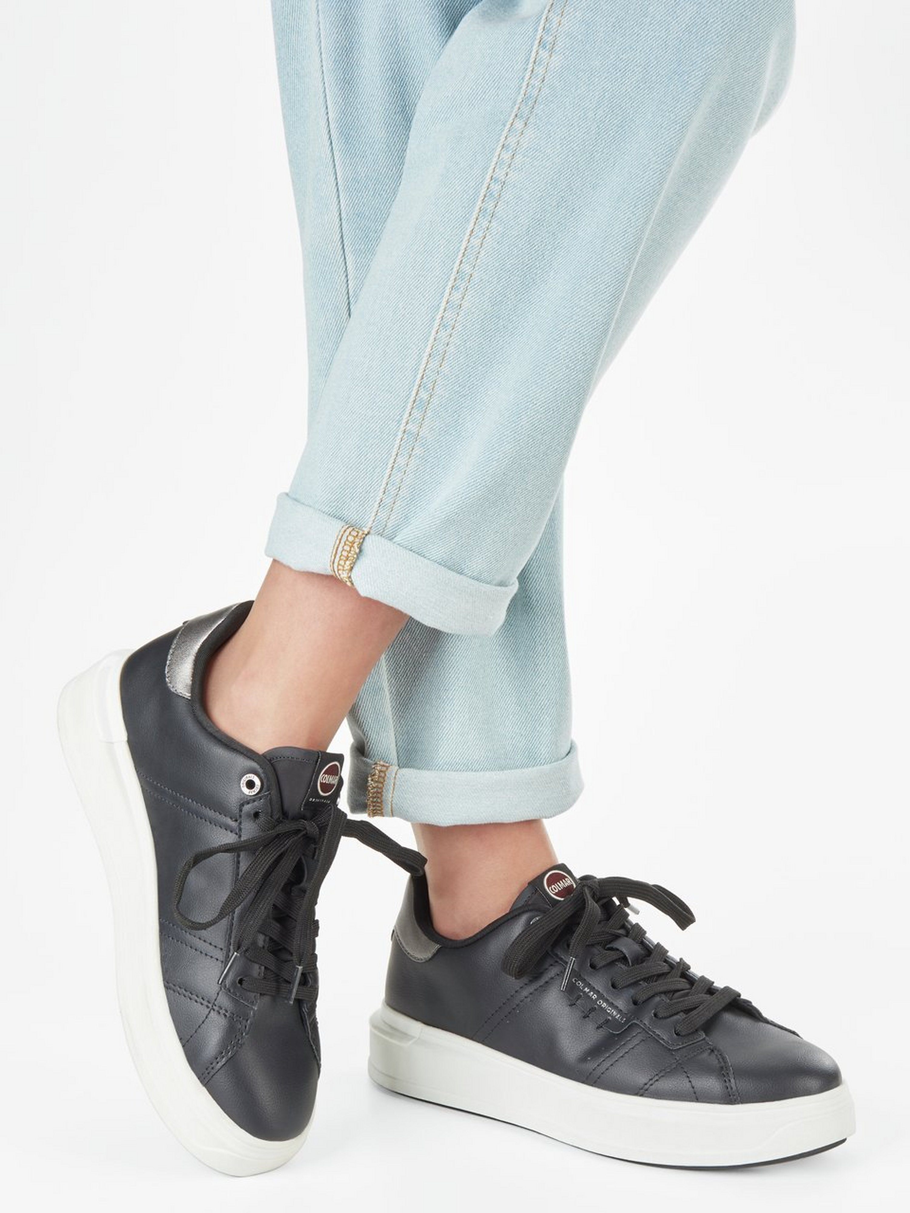 Sneaker