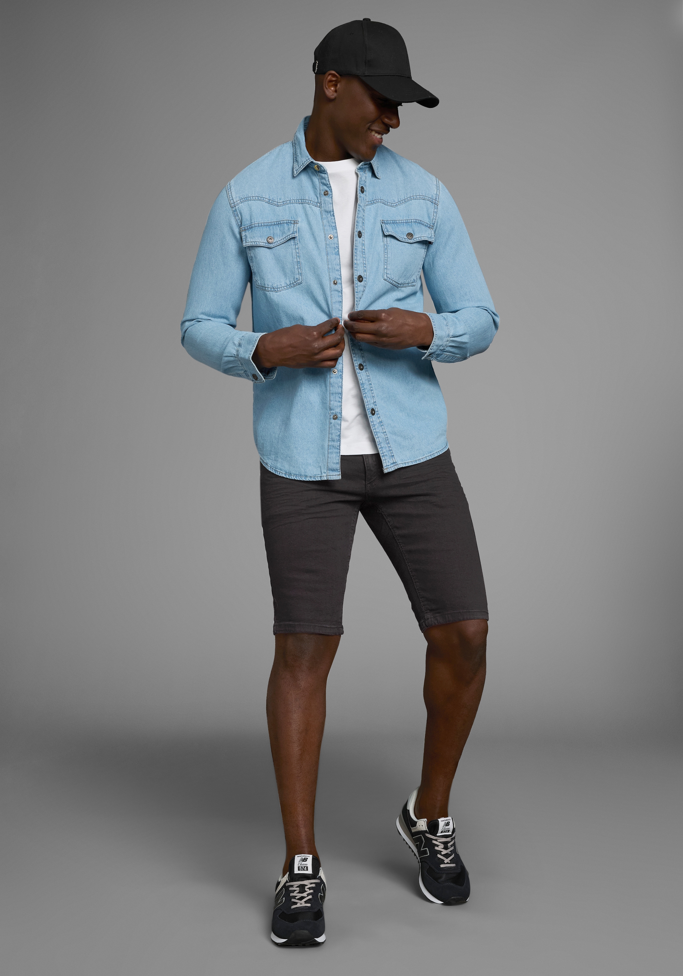 Arizona Jeansshorts gerader Schnitt,  knieumspielende Länge,  niedrige Leibhöhe