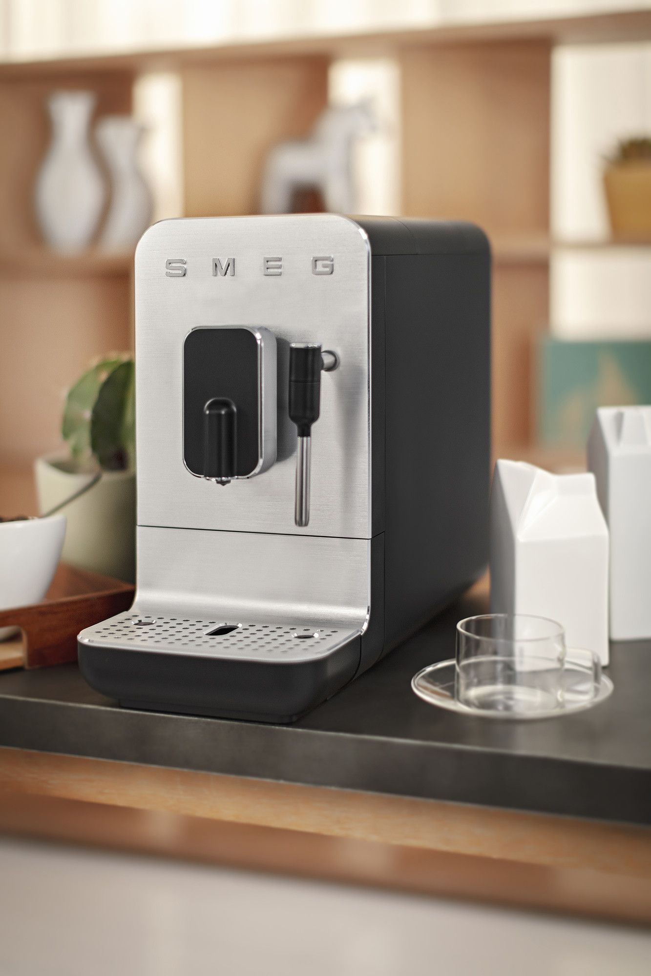 Kompakt-Kaffeevollautomat smeg