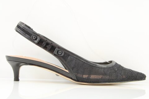 Guess Pumps