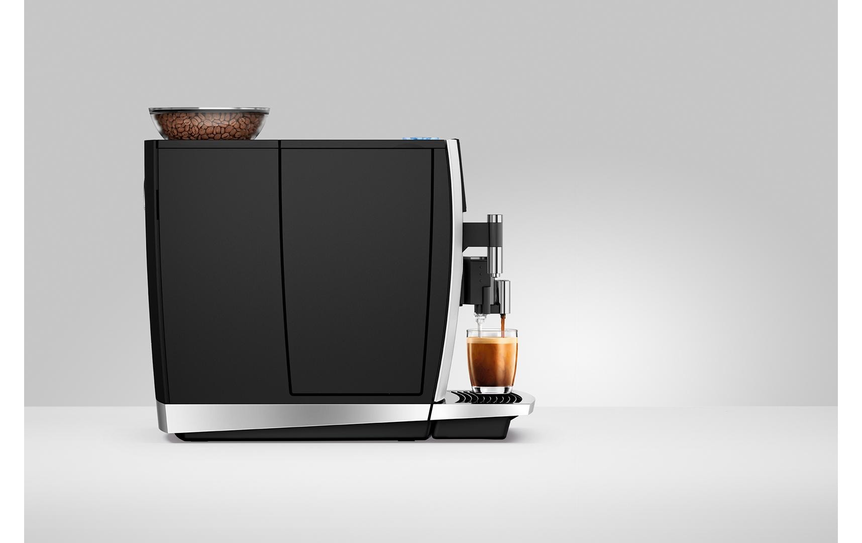 GIGA 6 Aluminium (SA)<br>Vollautomat für eine grosse Auswahl an Kaffee- und Milchspezialitäten