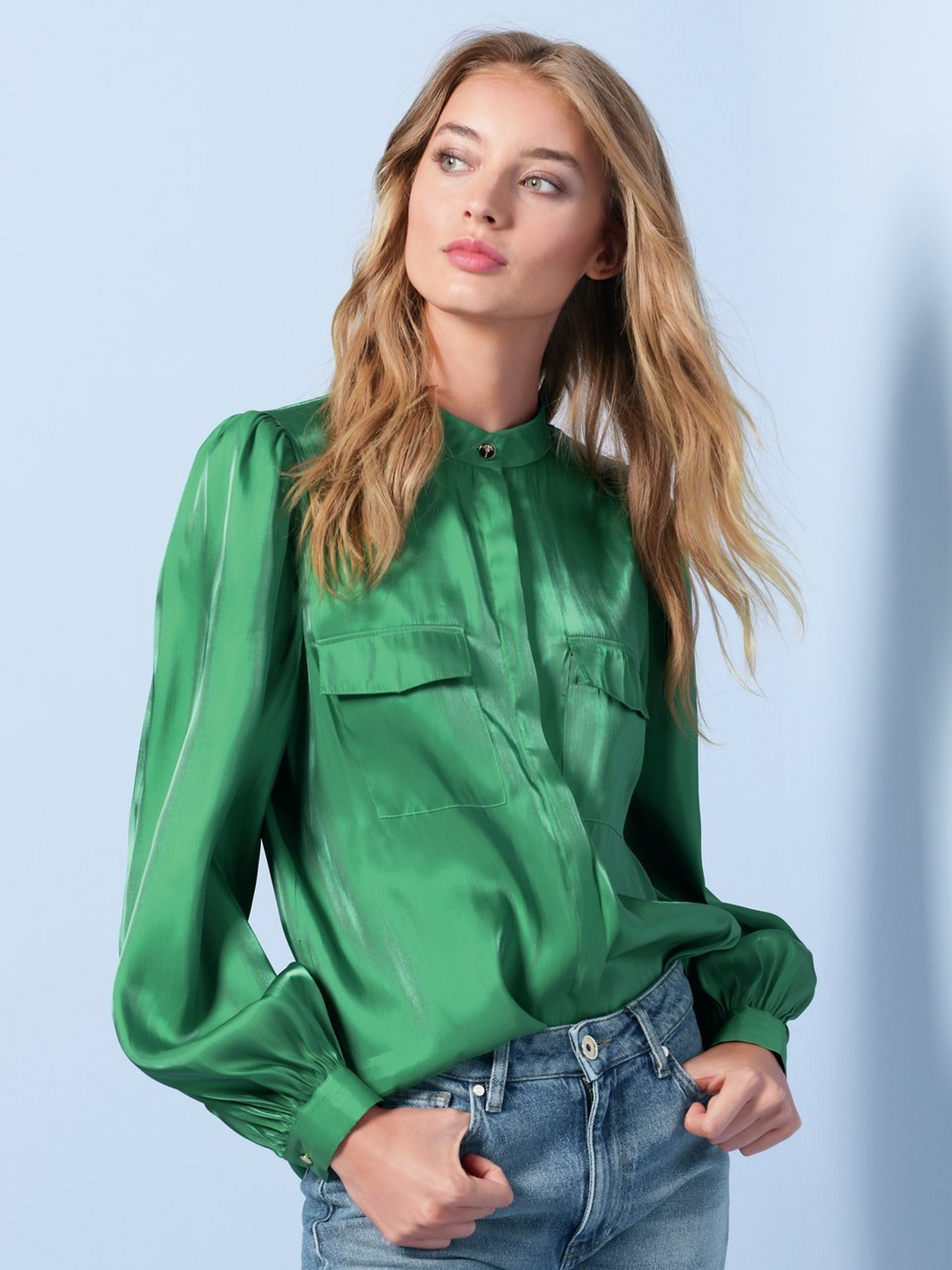 Bluse mit Stehkragen
