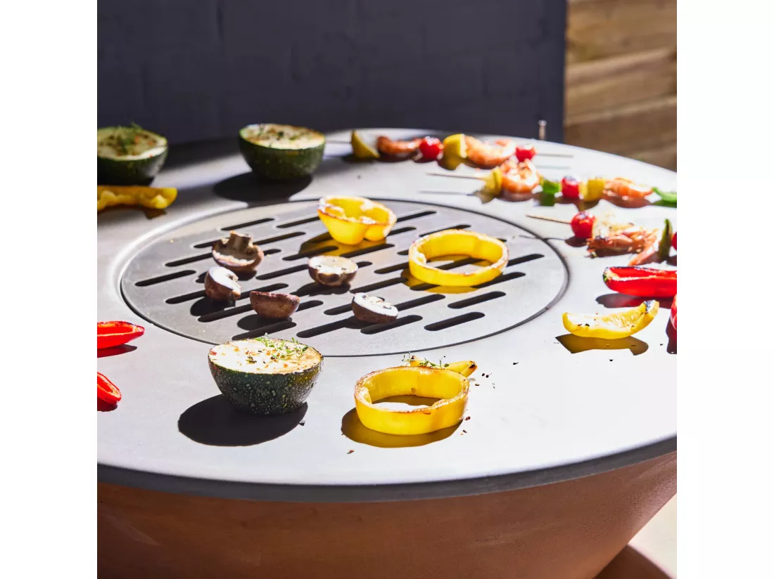 Braséro de cuisson Ø80cm - Stromboli - coloris corten avec grille de cuisson et espace de rangement. L 138 x P 82 x H 114 cm