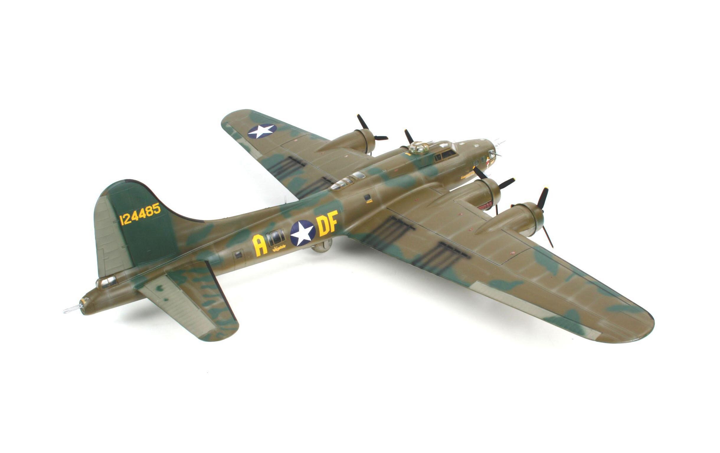 Bausatz Boeing B-17F Memphis Belle 1:48Kunststoff Modellbausatz