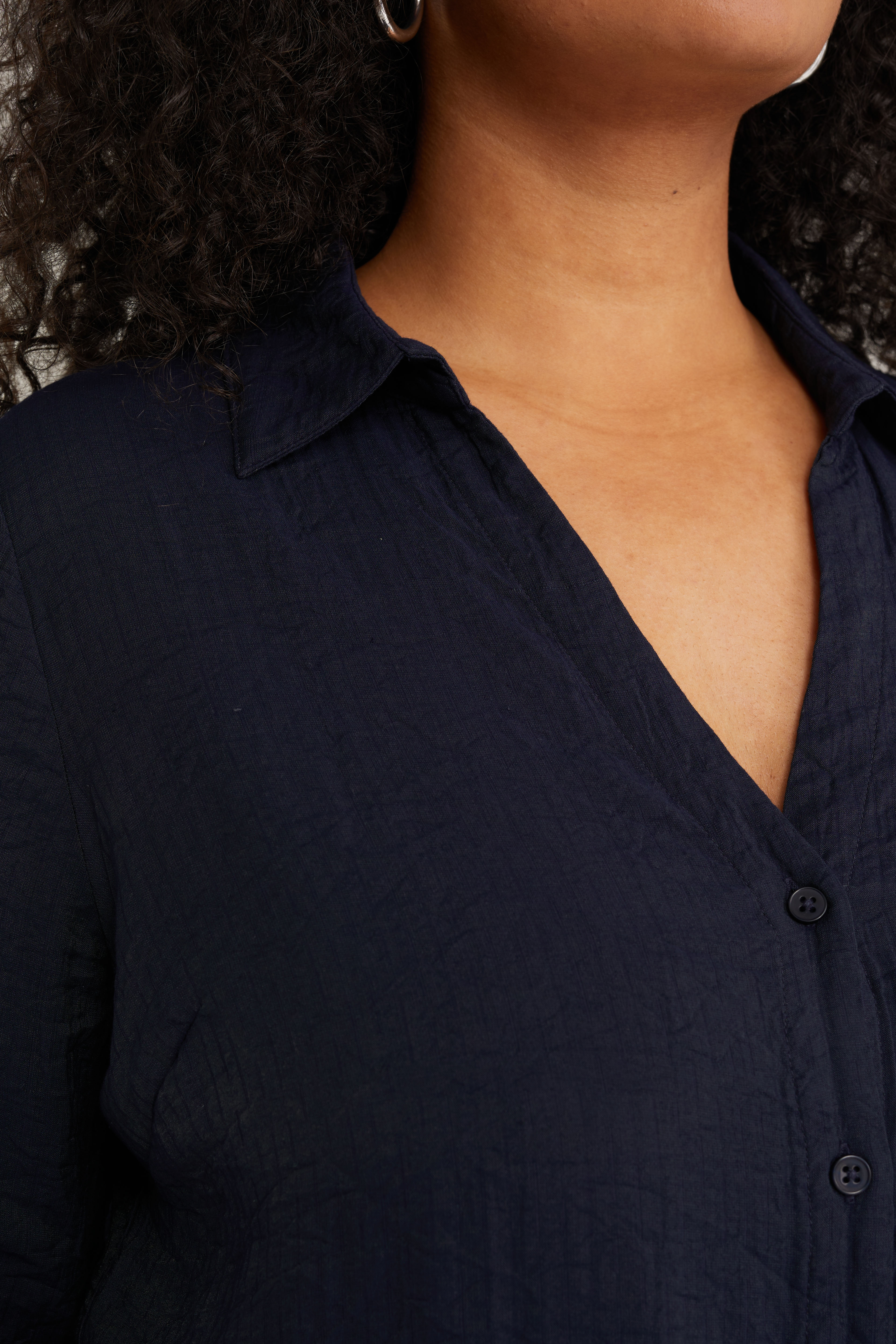 blouse met knoopdetail - Curve WE Fashion Donkerblauw