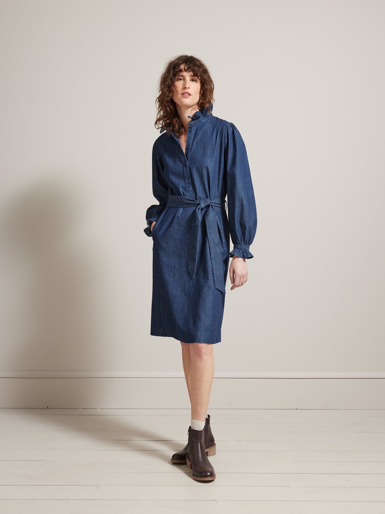 Robe-chemise col froufrou femme en chambray