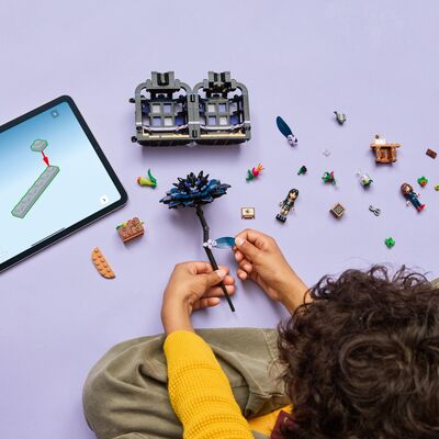 LEGO Wednesday 76784 Svart georgine