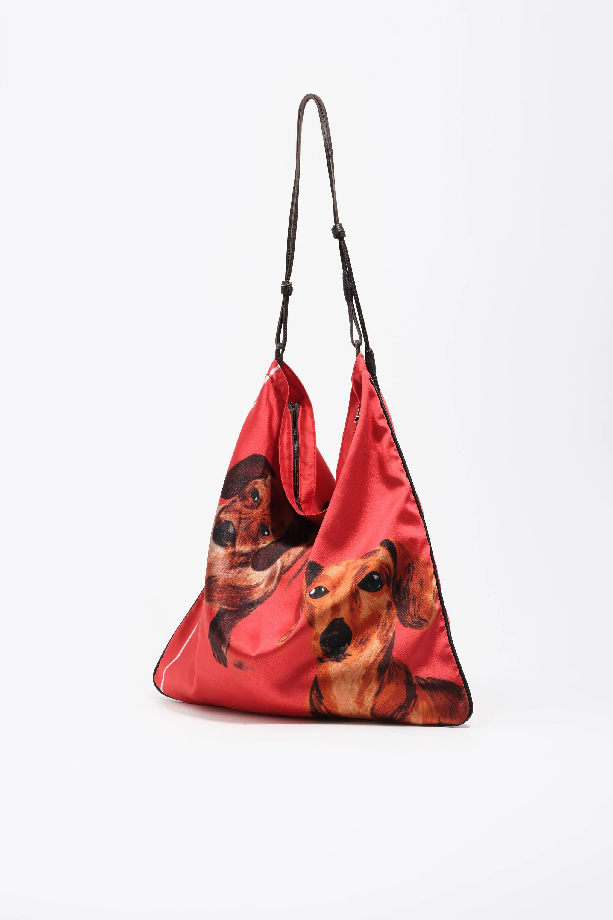 Bolsa de lenço tamanho médio vermelha com estampa de cachorros