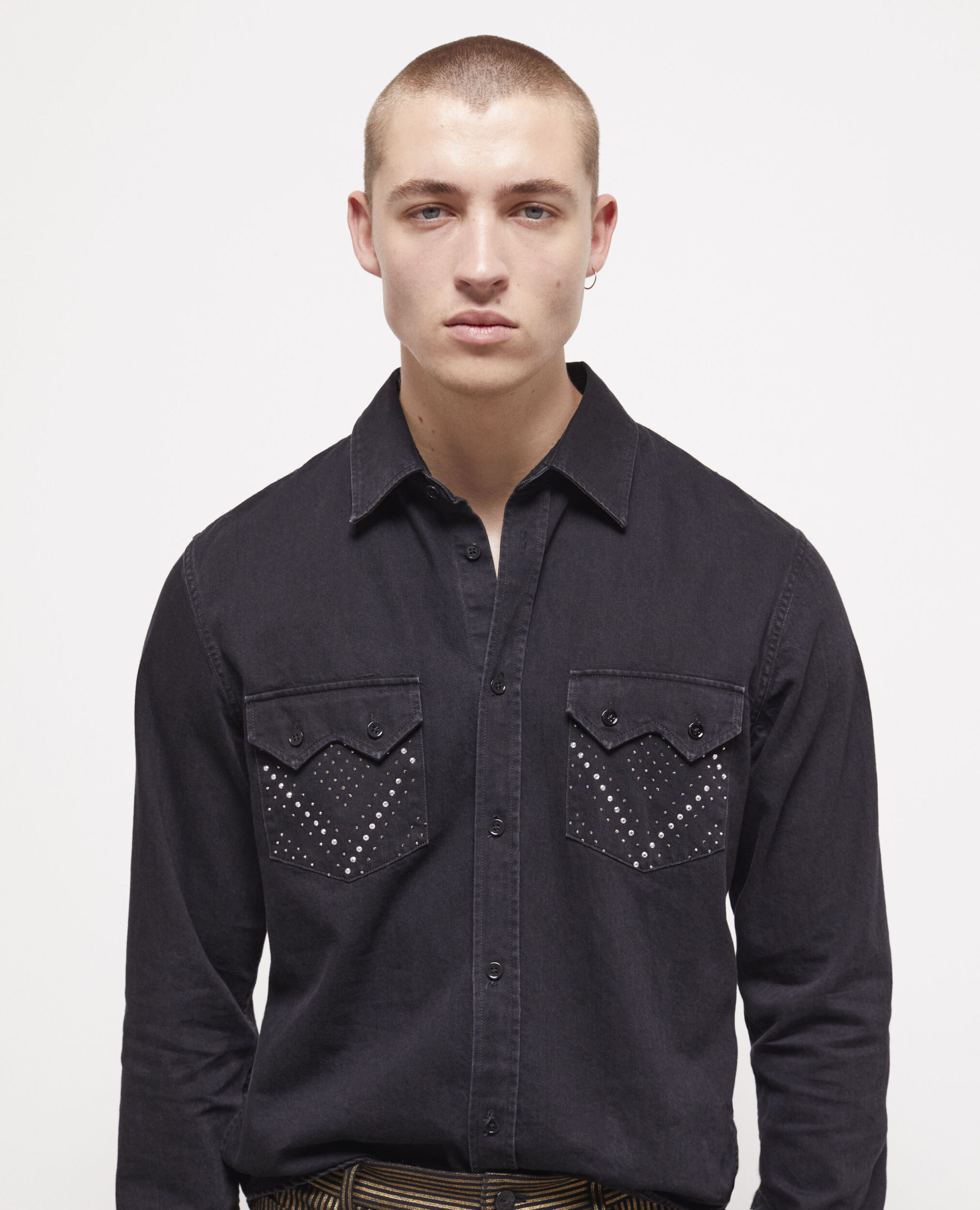 Chemise col classique à clous noire