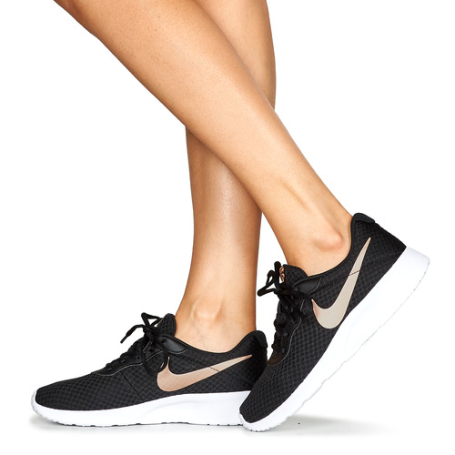 Nike - WMNS NIKE TANJUN - Noir / Bronze