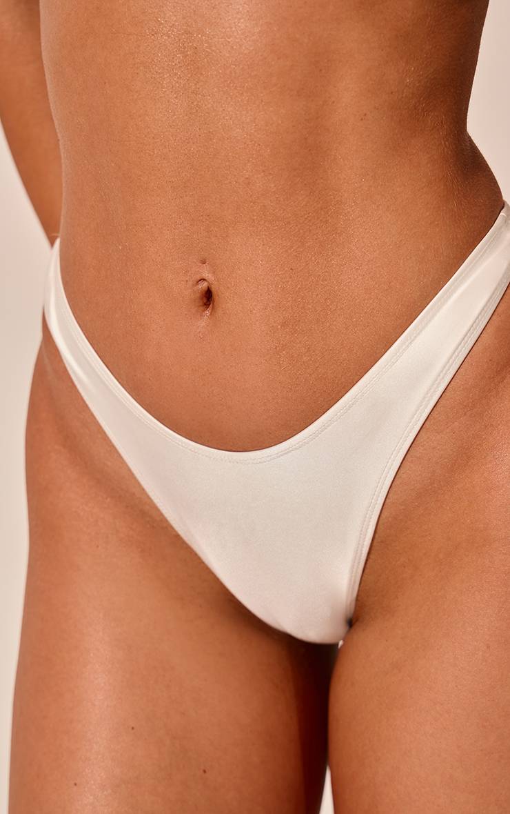 Blanc Bas De Bikini Tanga Brillant Pour La Baignade