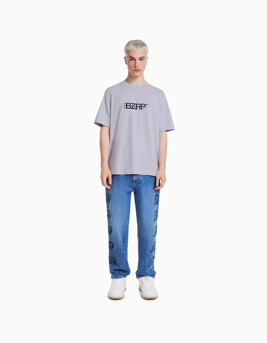 Camiseta boxy fit com estampa BERSHKA ft. BIZARRAP