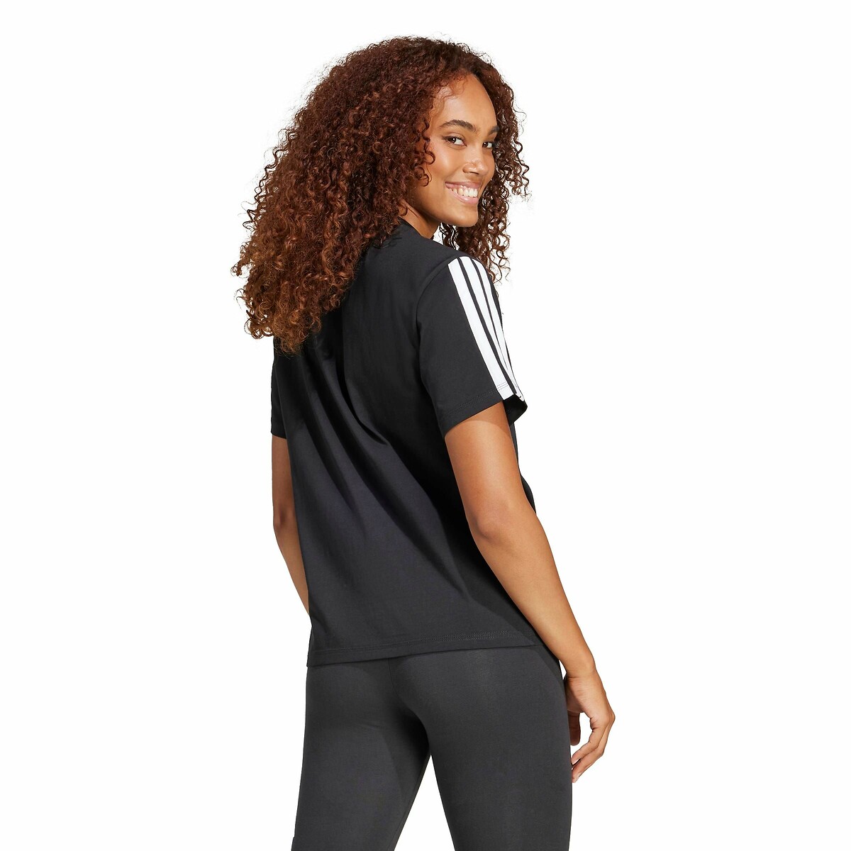 ADIDAS ROUPAS ESPORTIVAS<br>Camiseta Essentials Slim com 3 listras