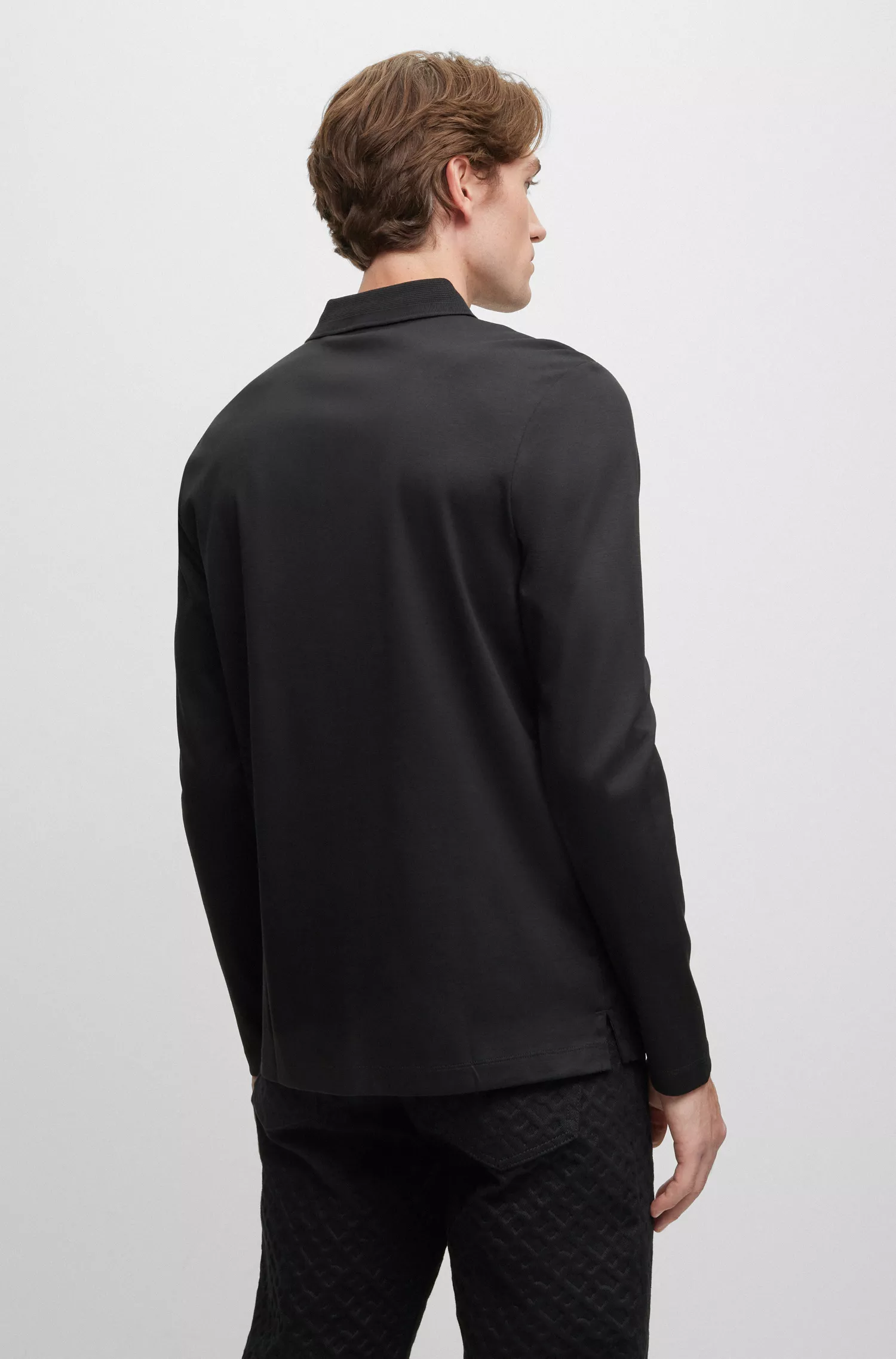 Camisa polo BOSS preta em algodão mercerizado com etiqueta com o logotipo.
