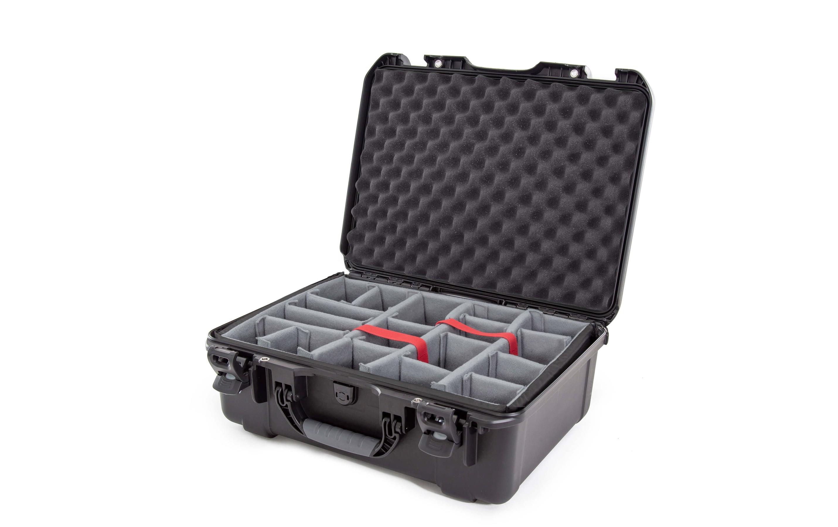 Kunststoffkoffer 940 - mit Trennwand Schwarz<br>Leichter, wasserdichter und robuster Hartschalenkoffer mit Trennwand