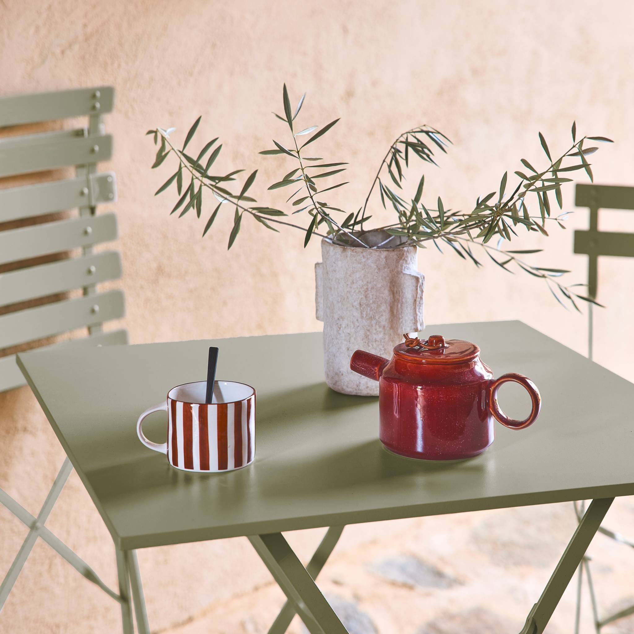sweeek - Bistrotafel met 2 stoelen inklapbaar metaal 70 x 70cm