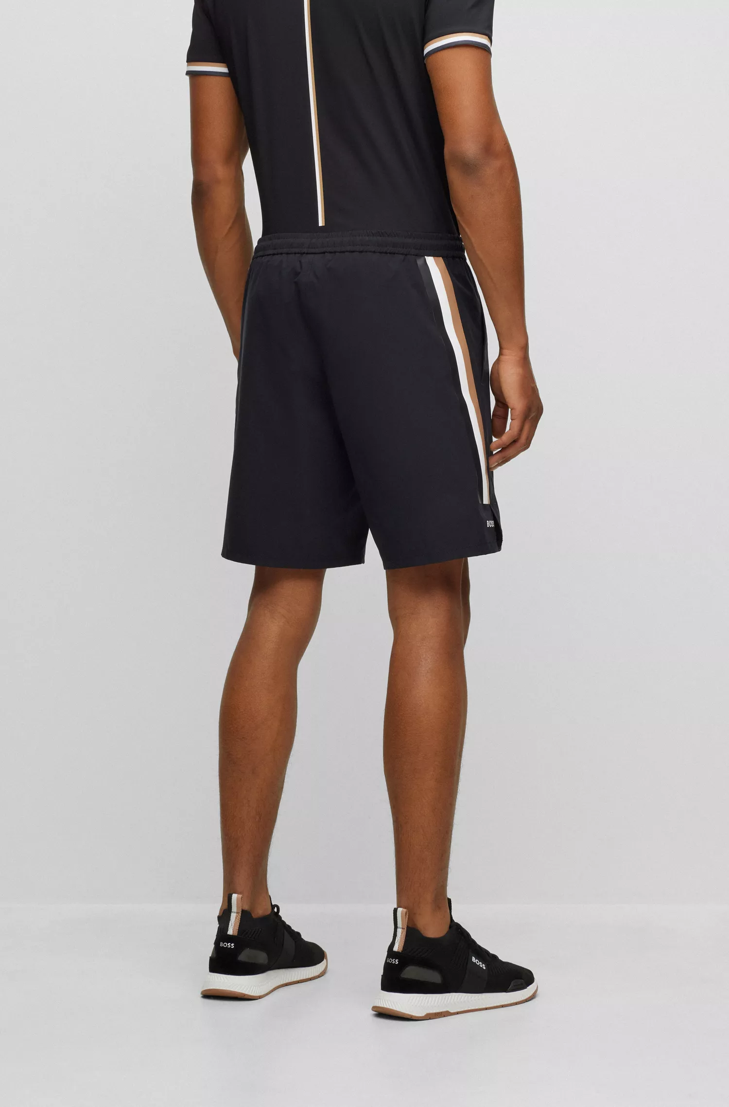 Shorts BOSS Green-BOSS x Matteo Berrettini em popeline stretch com listras características.