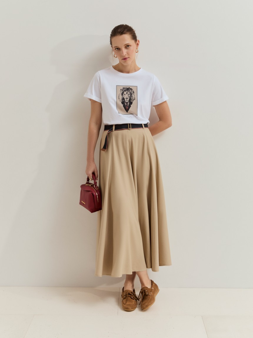 T-shirt com estampado leão