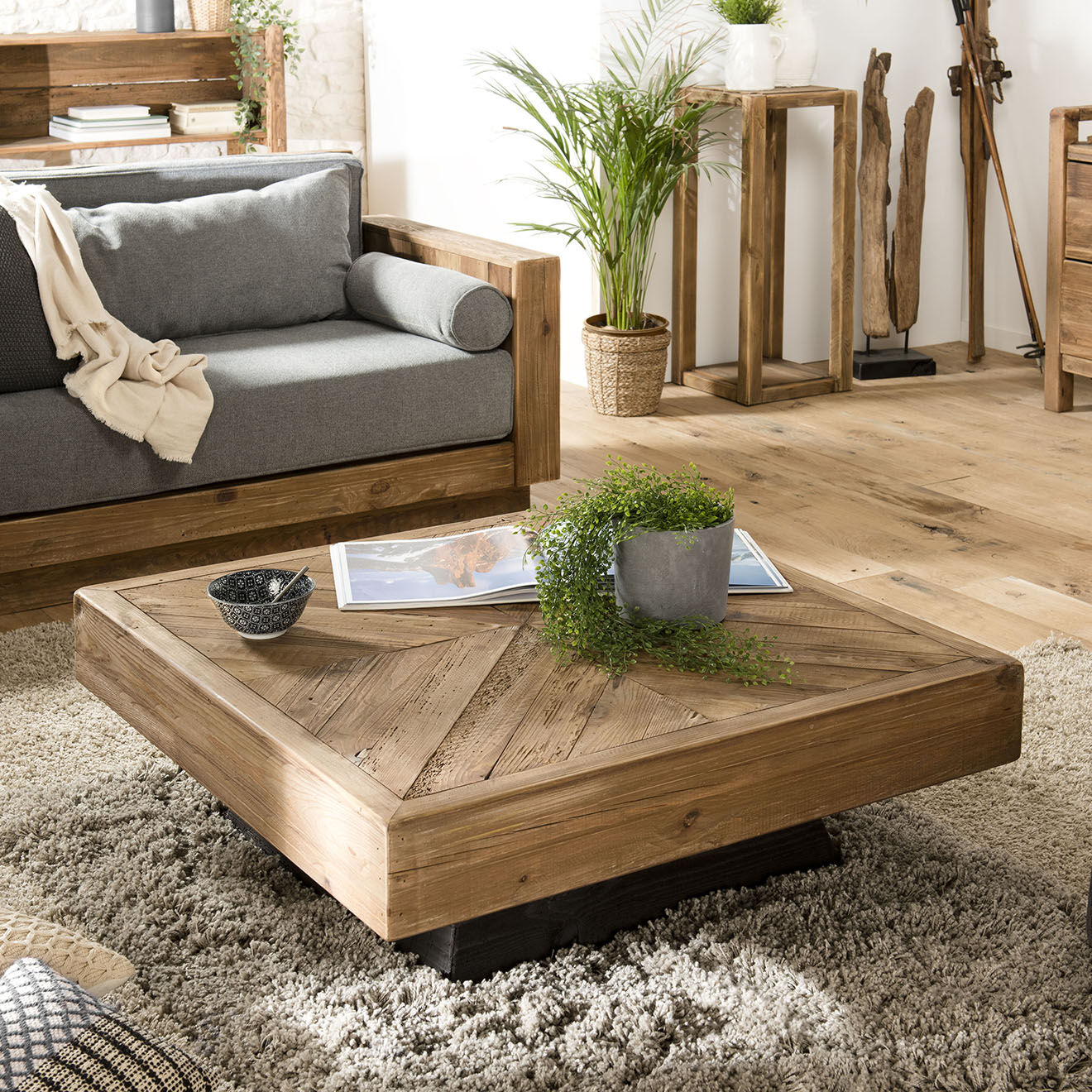 Macabane Table basse carrée bois Pin recyclé Andrian marron  - 99.5x99.5x35 cm