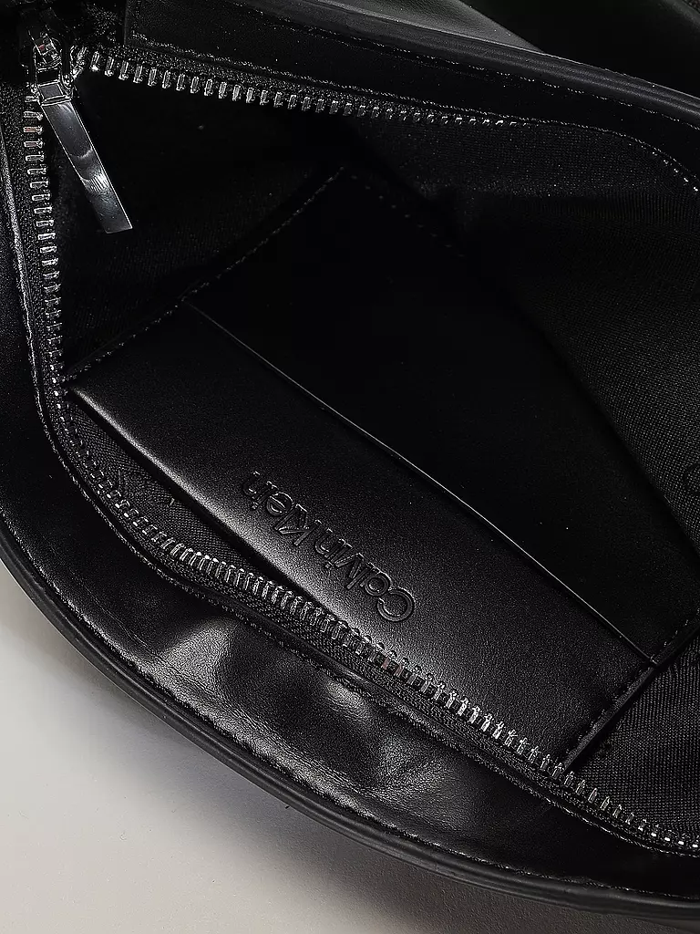 CALVIN KLEIN Tasche - Schultertasche EMBOSSED schwarz