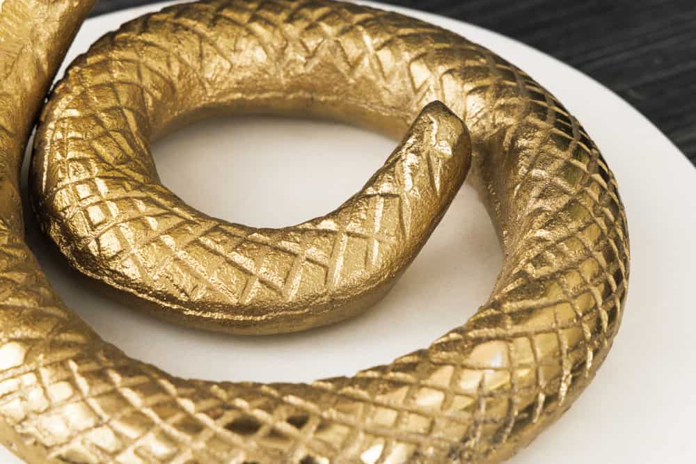 Runder Beistelltisch WILDLIFE COBRA 65cm gold weiß Marmor Schlangen-Skulptur handmade