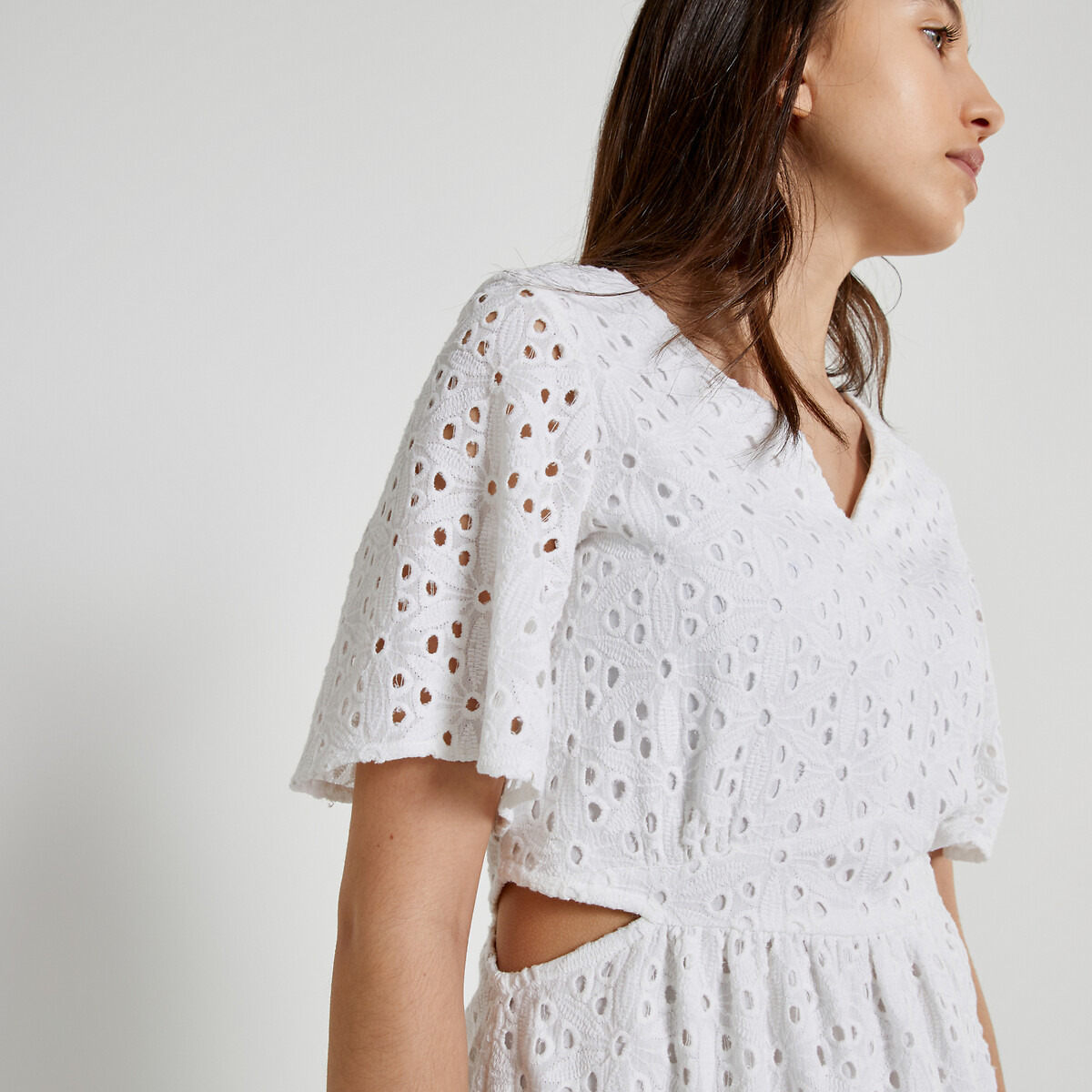 COLEÇÃO LA REDOUTE<br>Vestido curto em renda inglesa