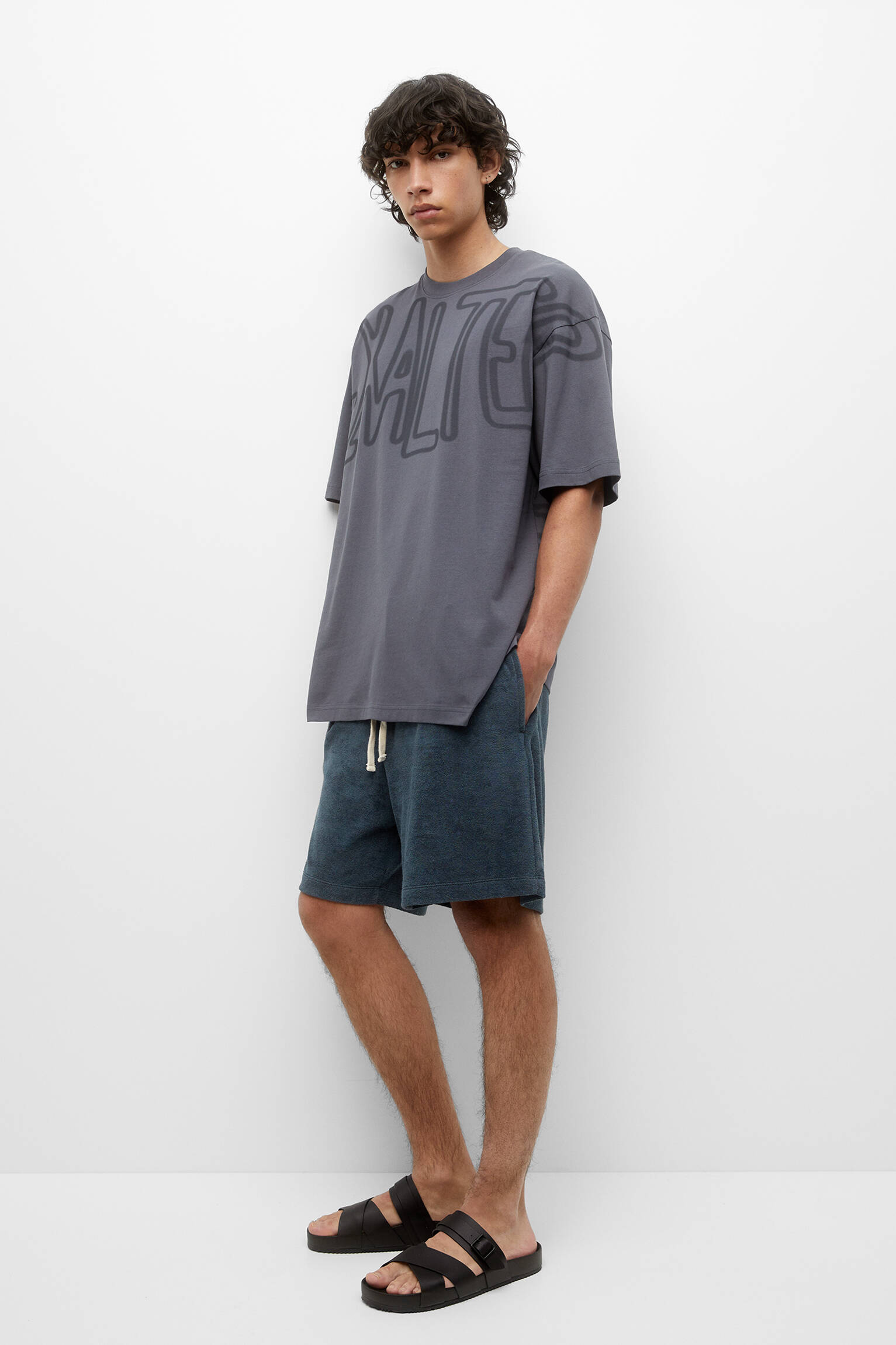 CAMISETA DE MANGA CURTA EXTRA SOLTA - CINZA