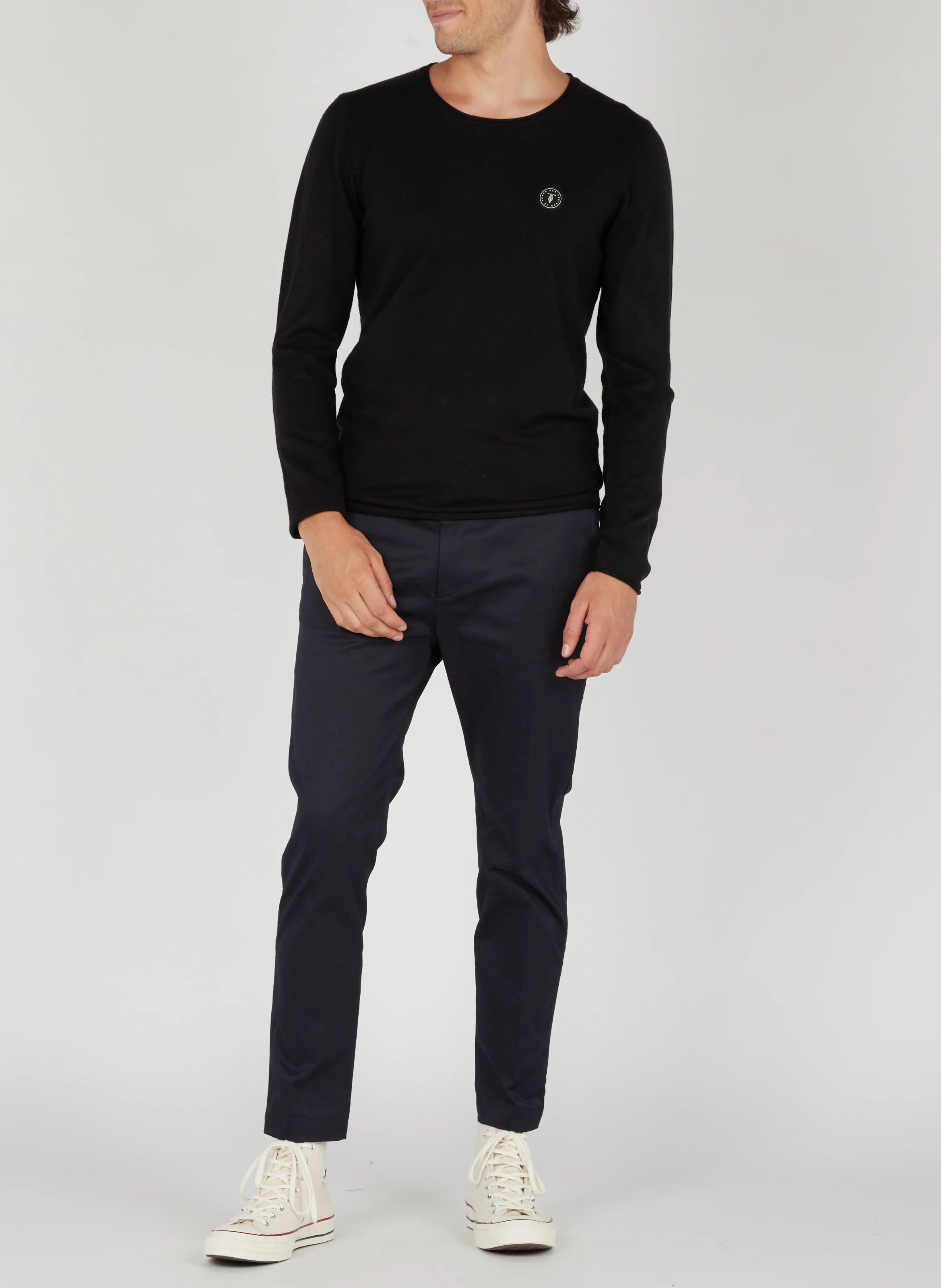 Pull col rond regular-fit en maille fine | Noir
