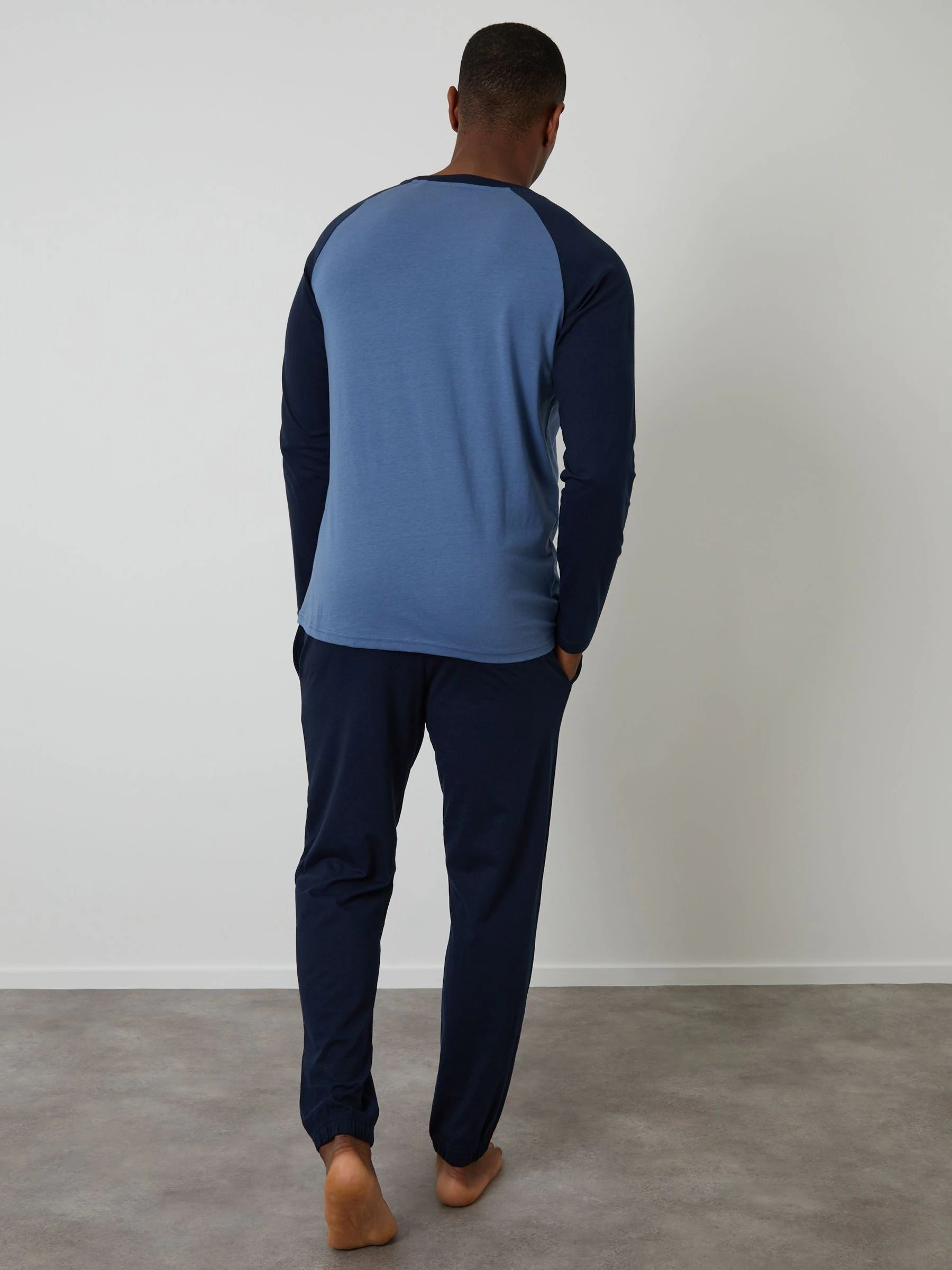 Hemelsblauw - Threadbare - Pyjamaset van gemengde stoffen met lange mouwen