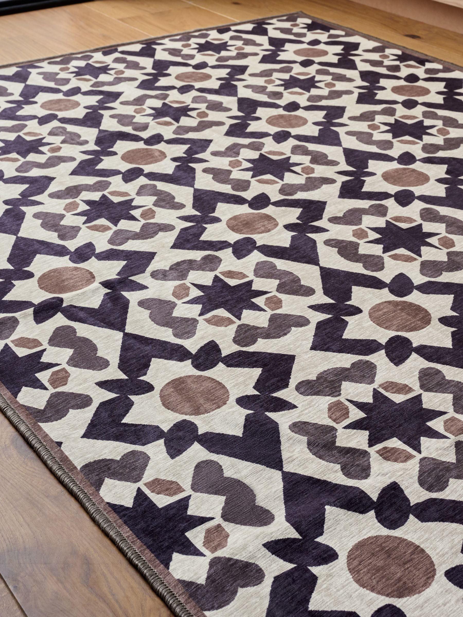 Wasbaar tapijt met geometrische tegelprint