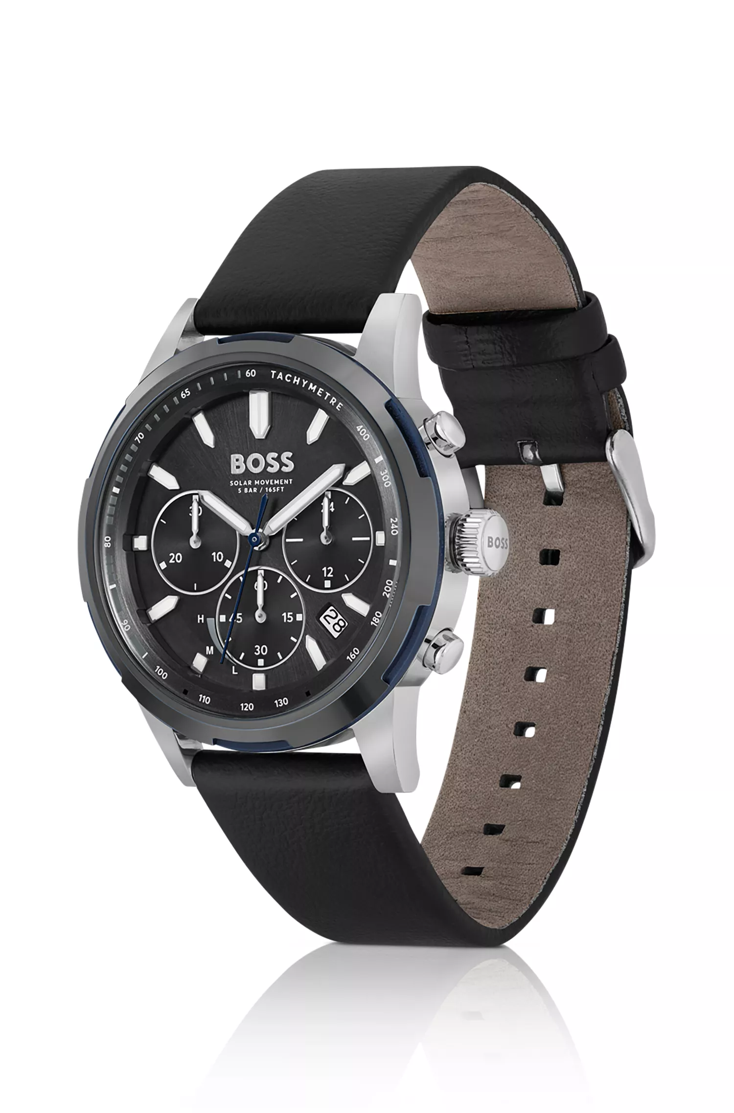 Relógio cronógrafo BOSS com mostrador preto e pulseira de couro preta.
