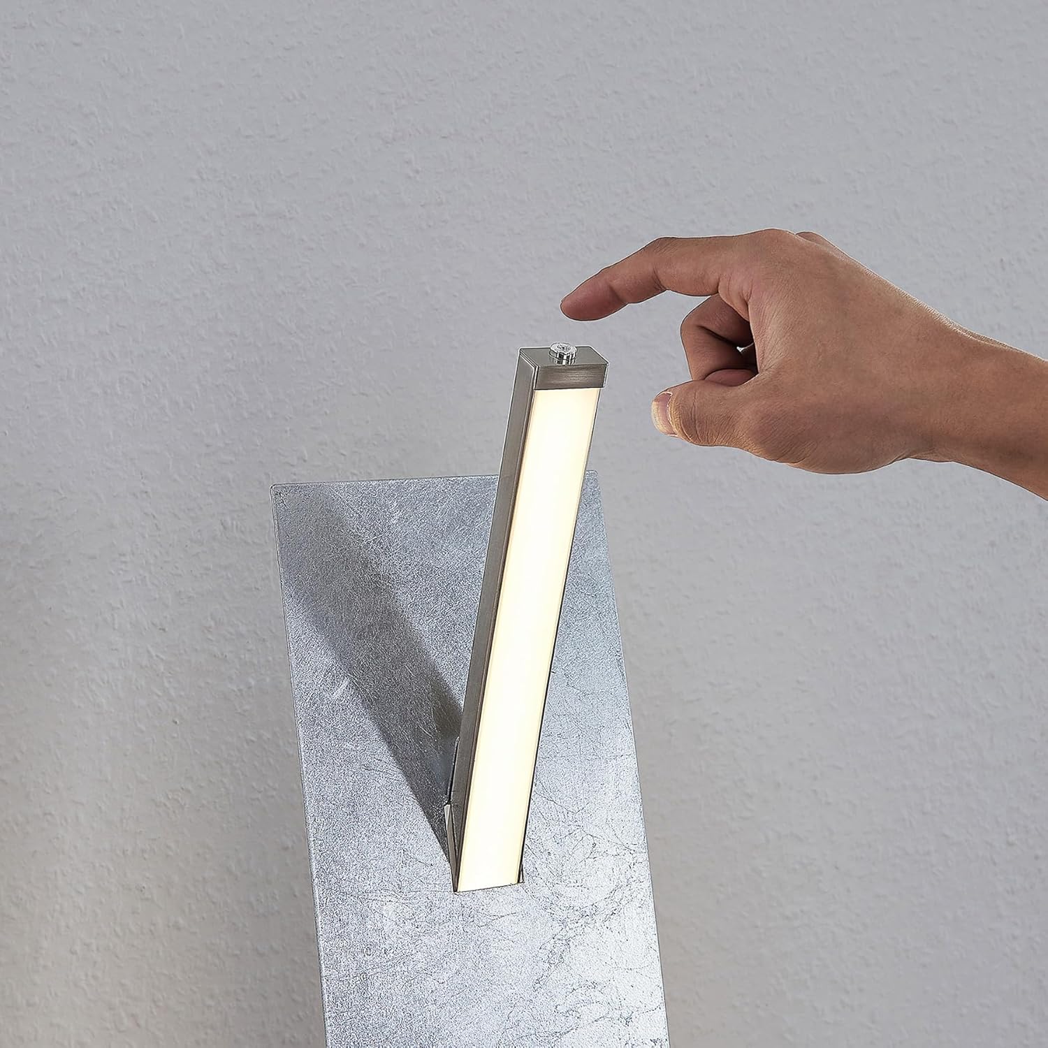 Lucande LED Stehlampe silber mit Touchdimmer, 24W LED, geschwungene Stehleuchte 140 cm, Standleuchte Wohnzimmer, Esszimmer