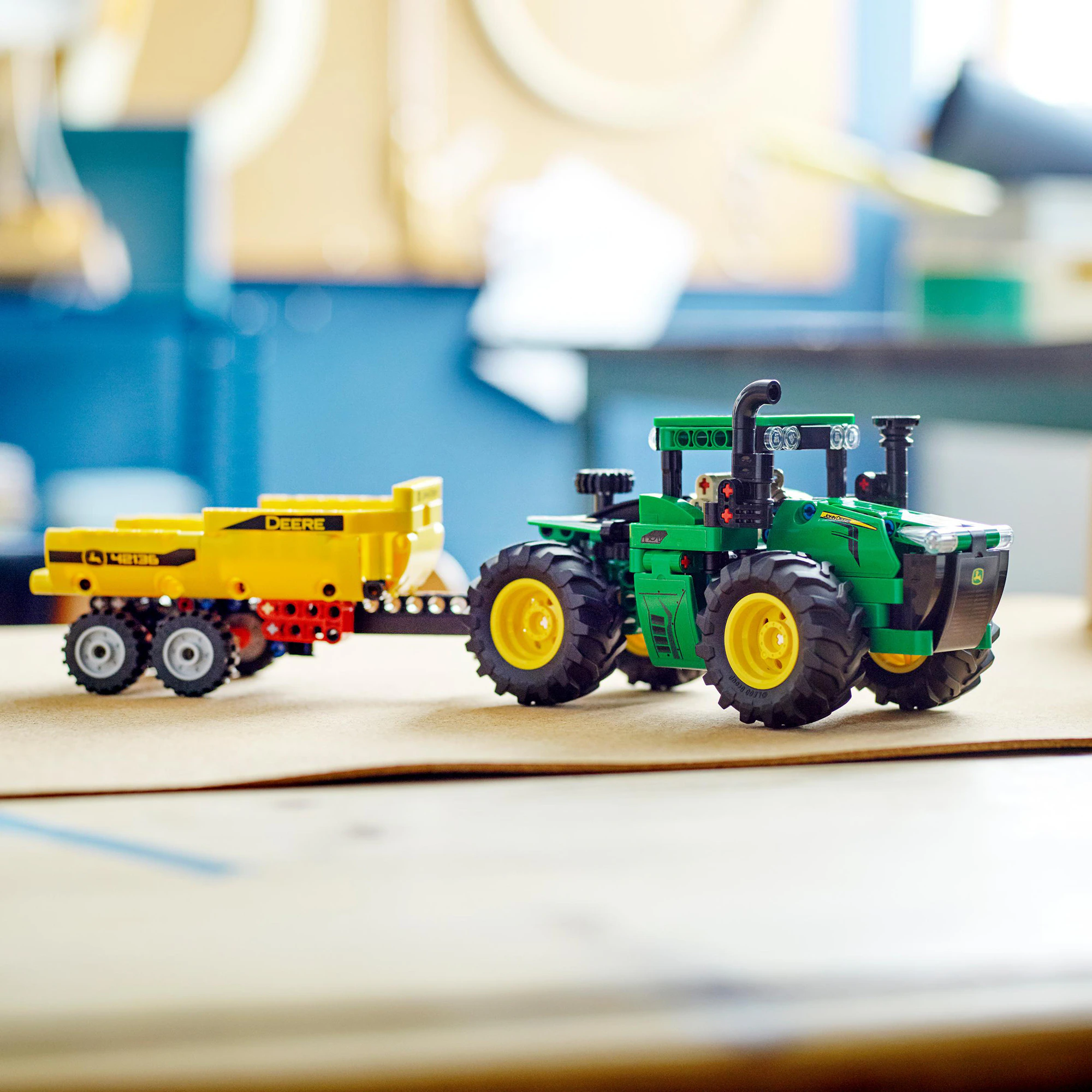 LEGO Konstruktionsspielzeug Technic John Deere 9620R 4WD Traktor