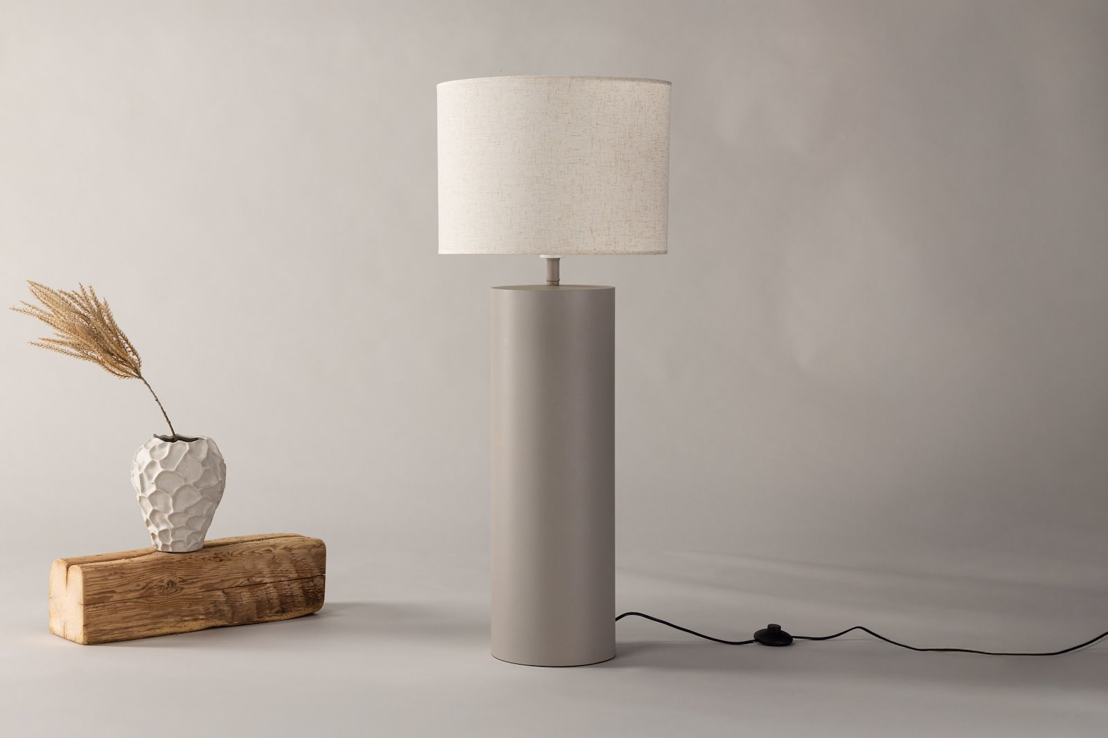 Umeå gulvlampe Grå med lampeskjerm i lin