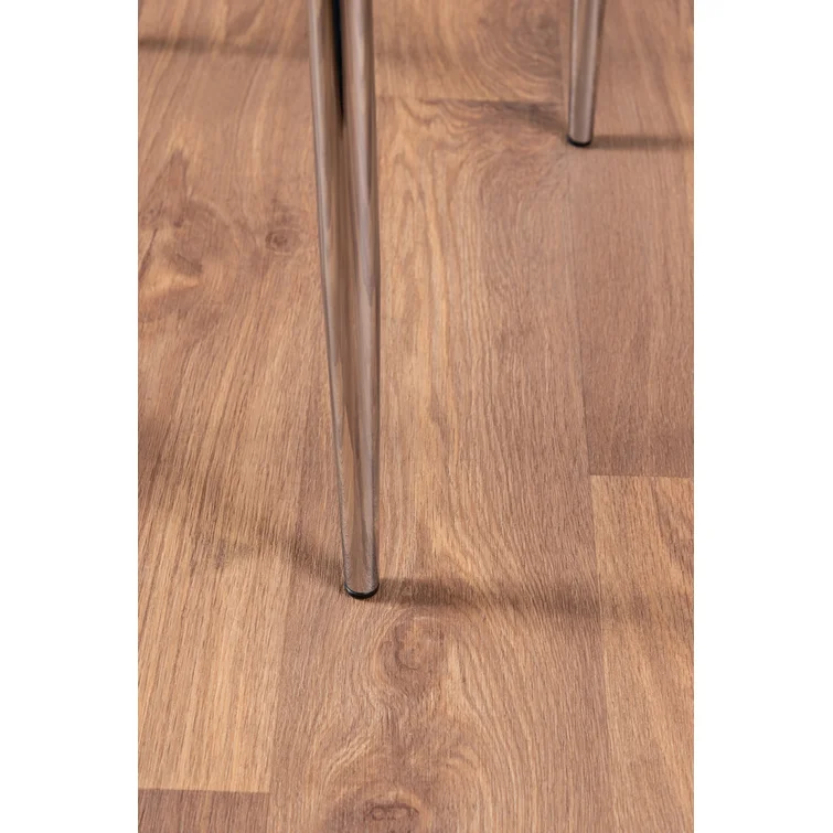Conjunto de mesa de jantar branca com acabamento brilhante e 4 cadeiras de jantar de luxo em couro sintético.