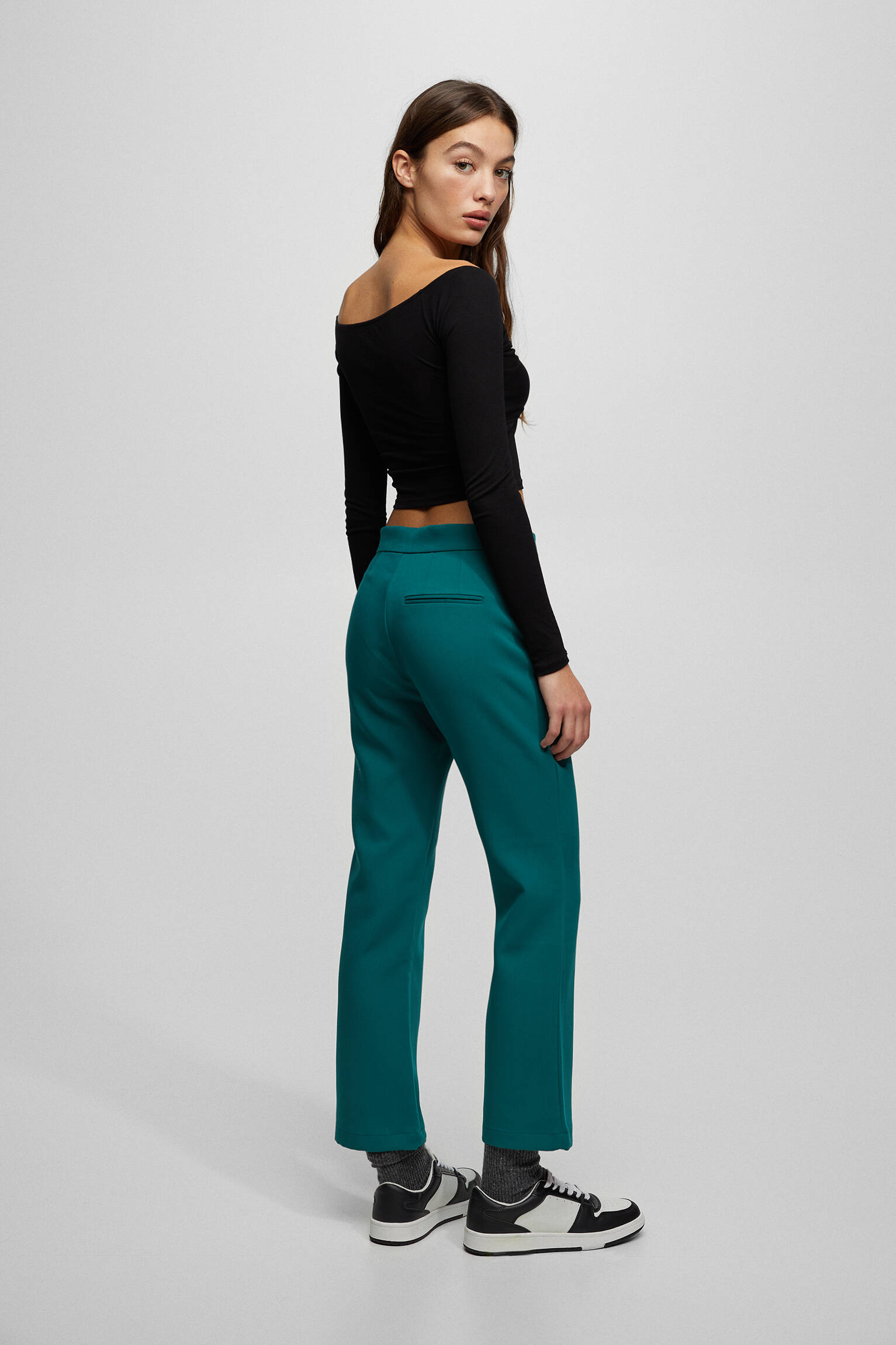 CALÇA FLARE CROPPED - VERDE