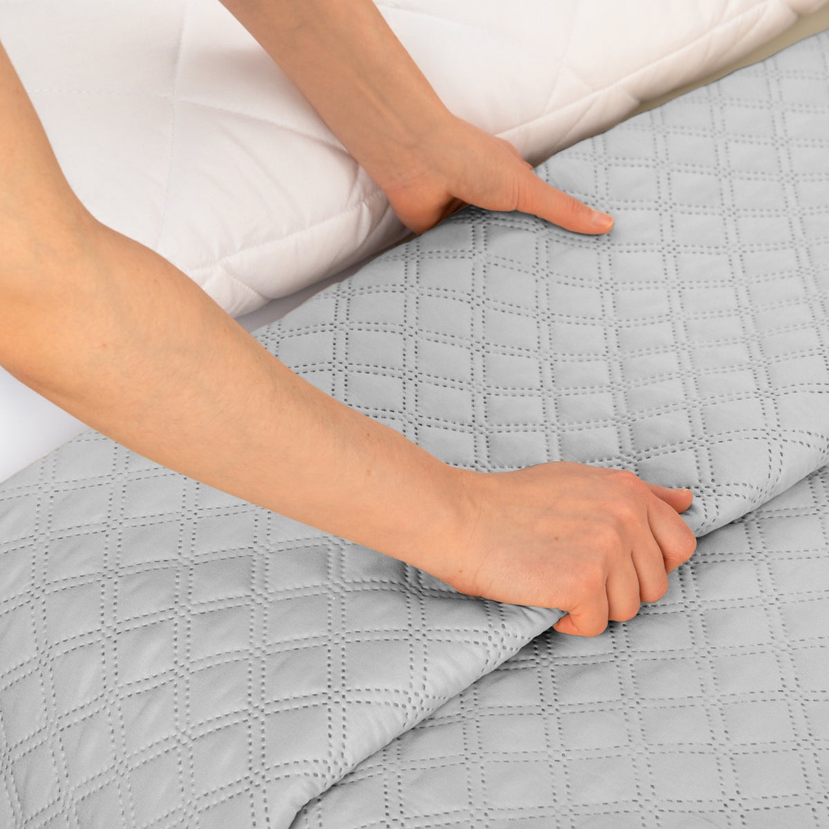 Beautissu Olivia Bedsprei 240x260cm Lichtgrijs