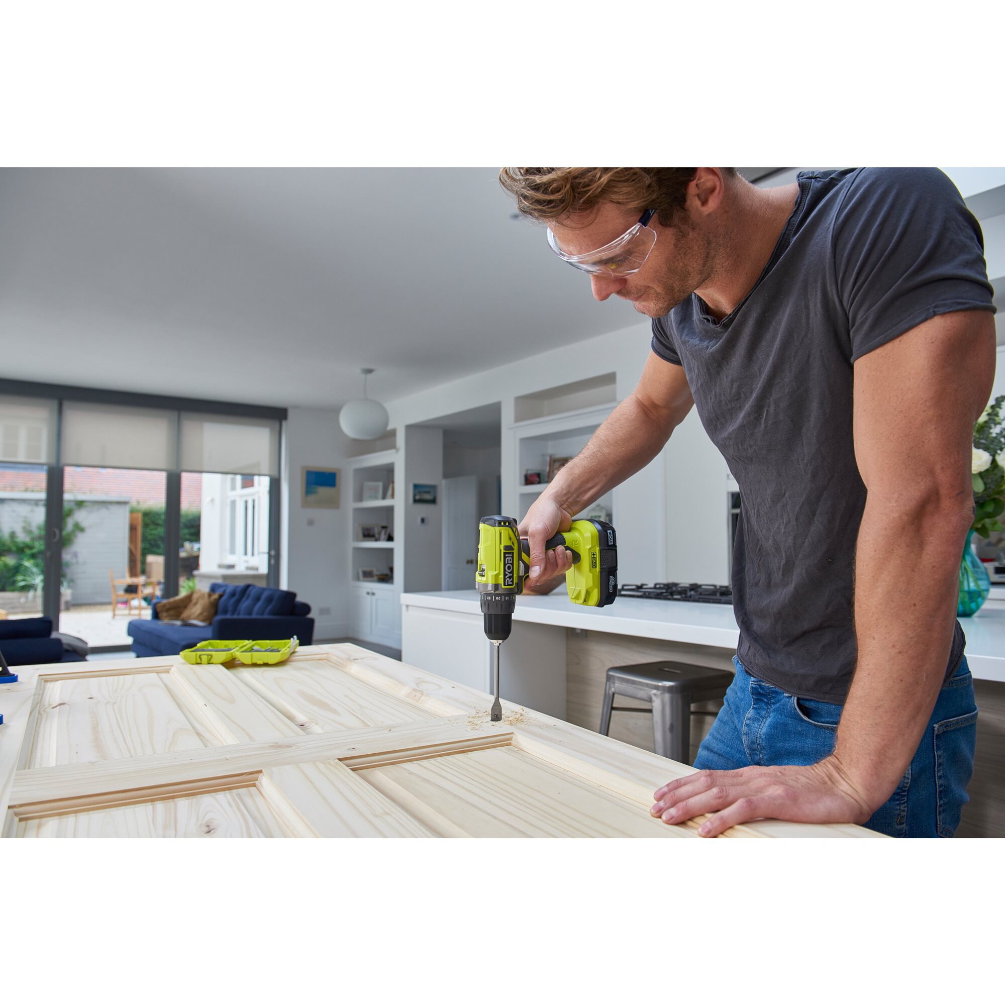 Ryobi Bohrschrauber ONE+ Akku-Bohrschrauber R18DD2-220S, 18Volt