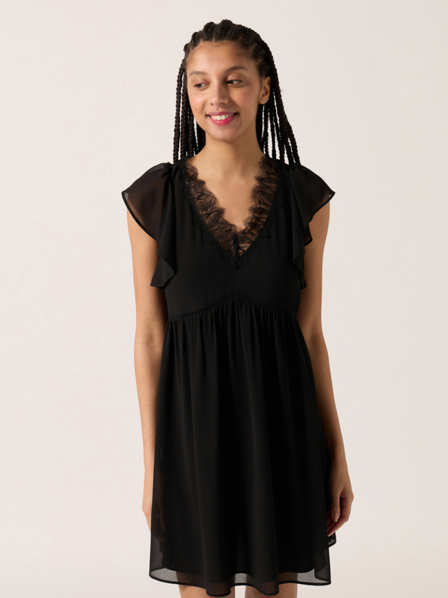 Robe décolleté dans le dos