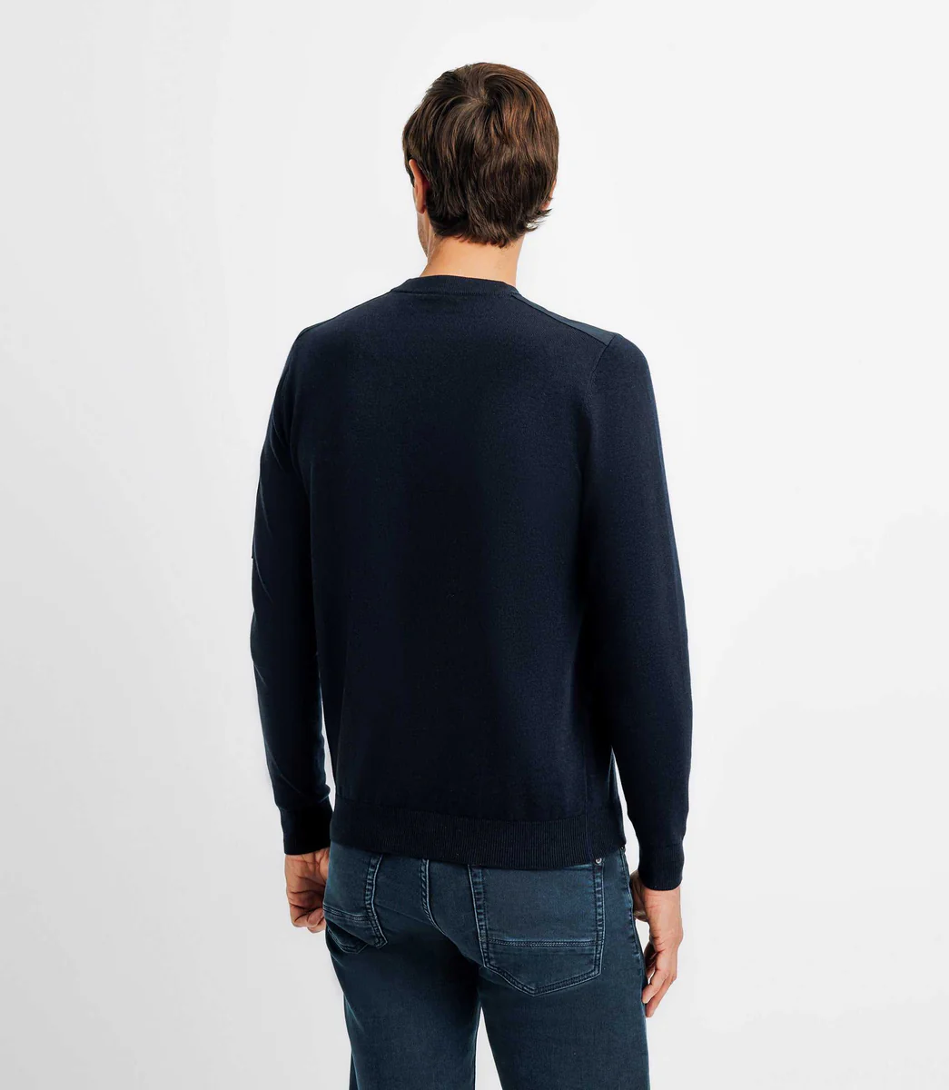 Pull col rond avec poche marine