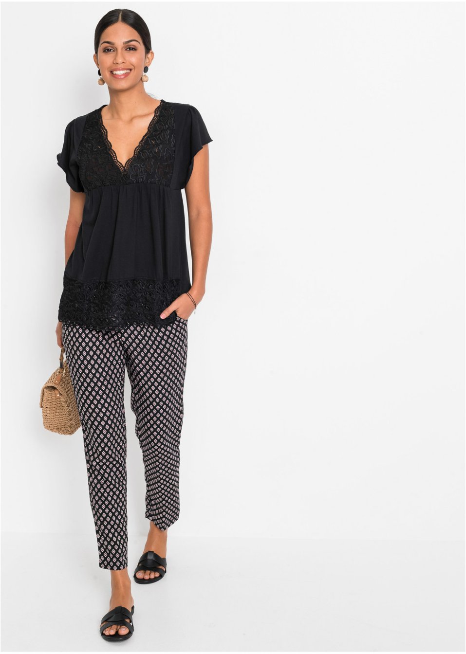 T-shirt avec décolleté en dentelle