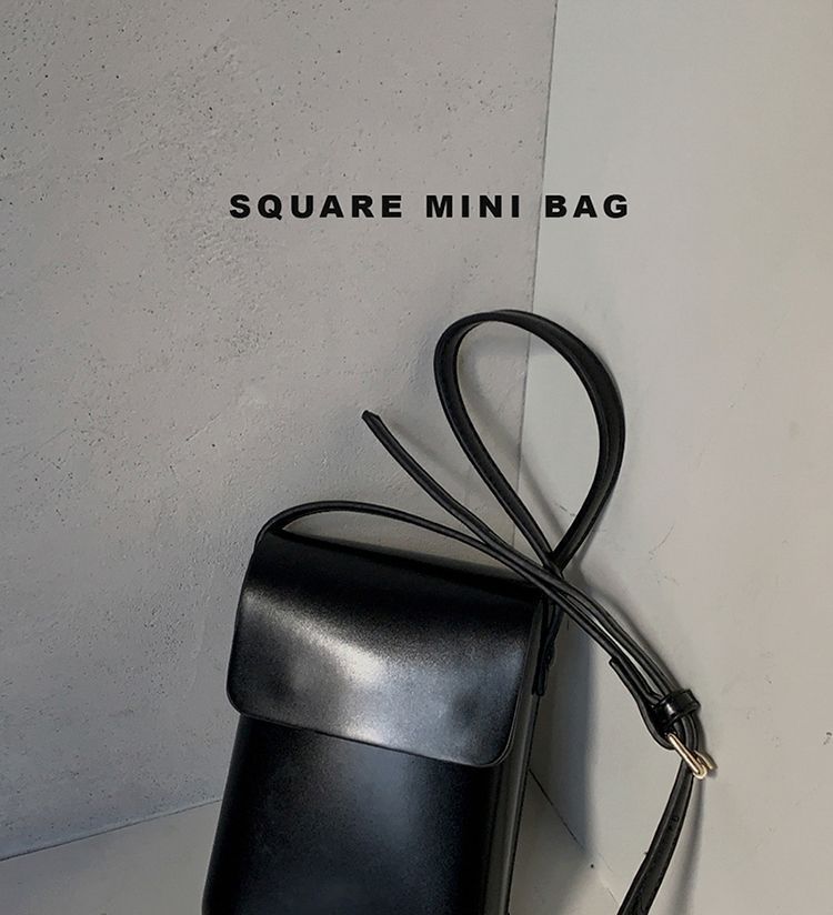 MRCYC - Effen mini-crossbodytas van imitatieleer