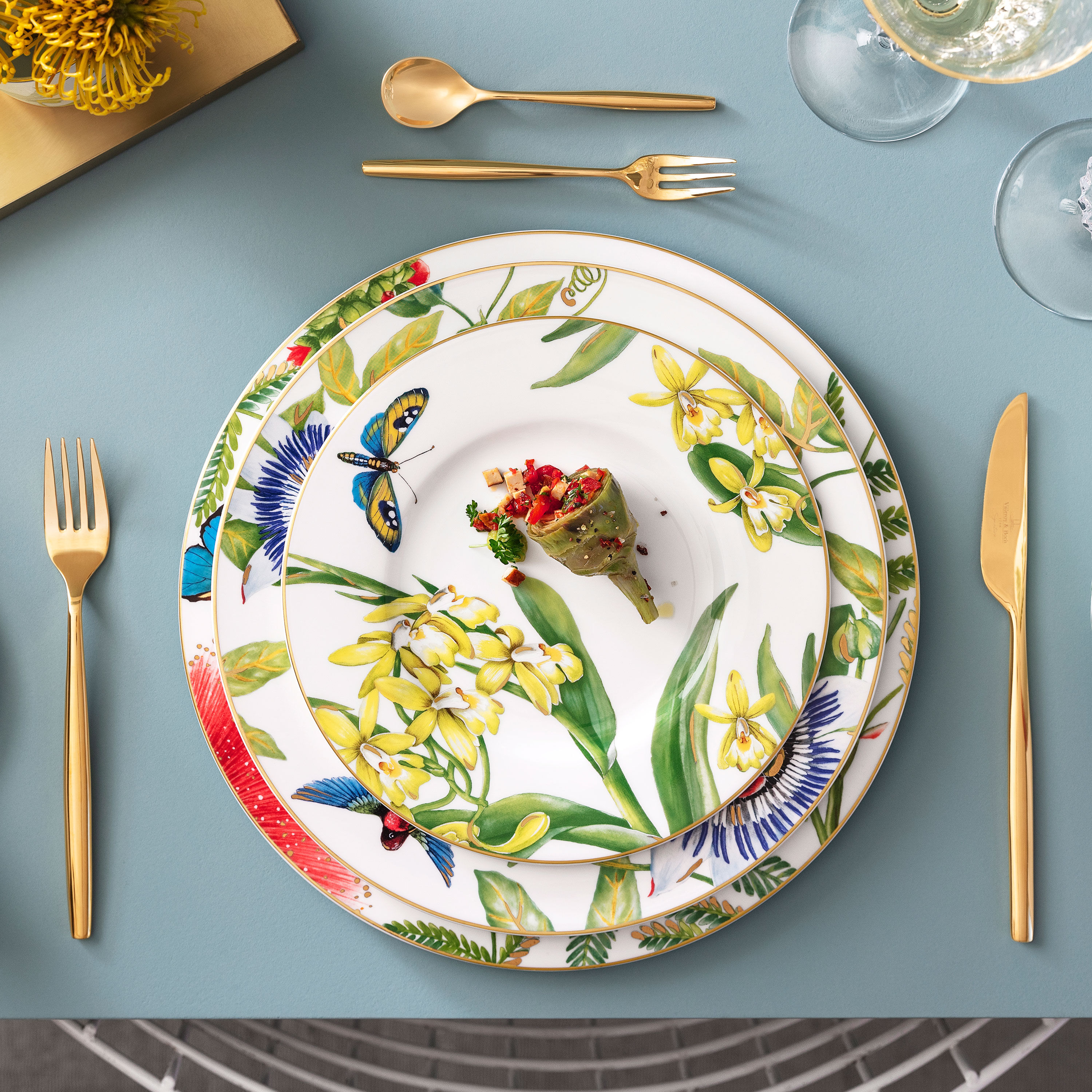Amazonia Charger plate Multi-colored, 12.2'', Premium Bone Porcelain